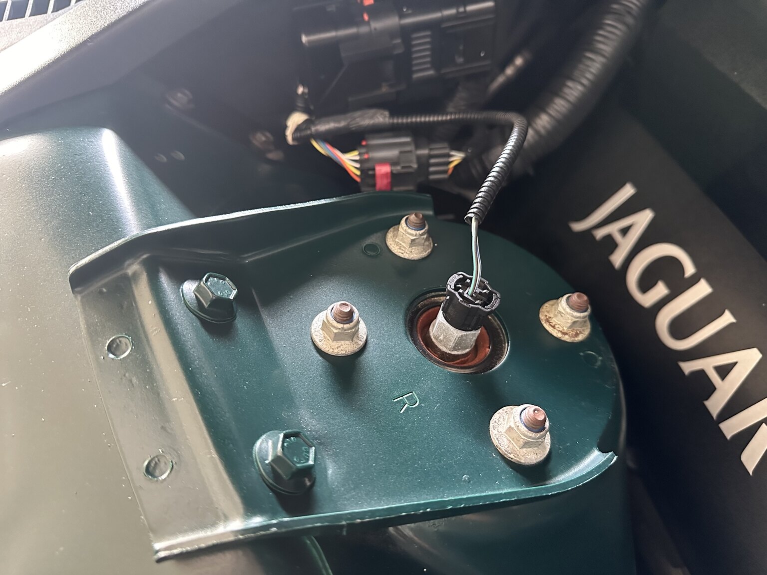 Image of 2003 Jaguar S-Type R mechanics