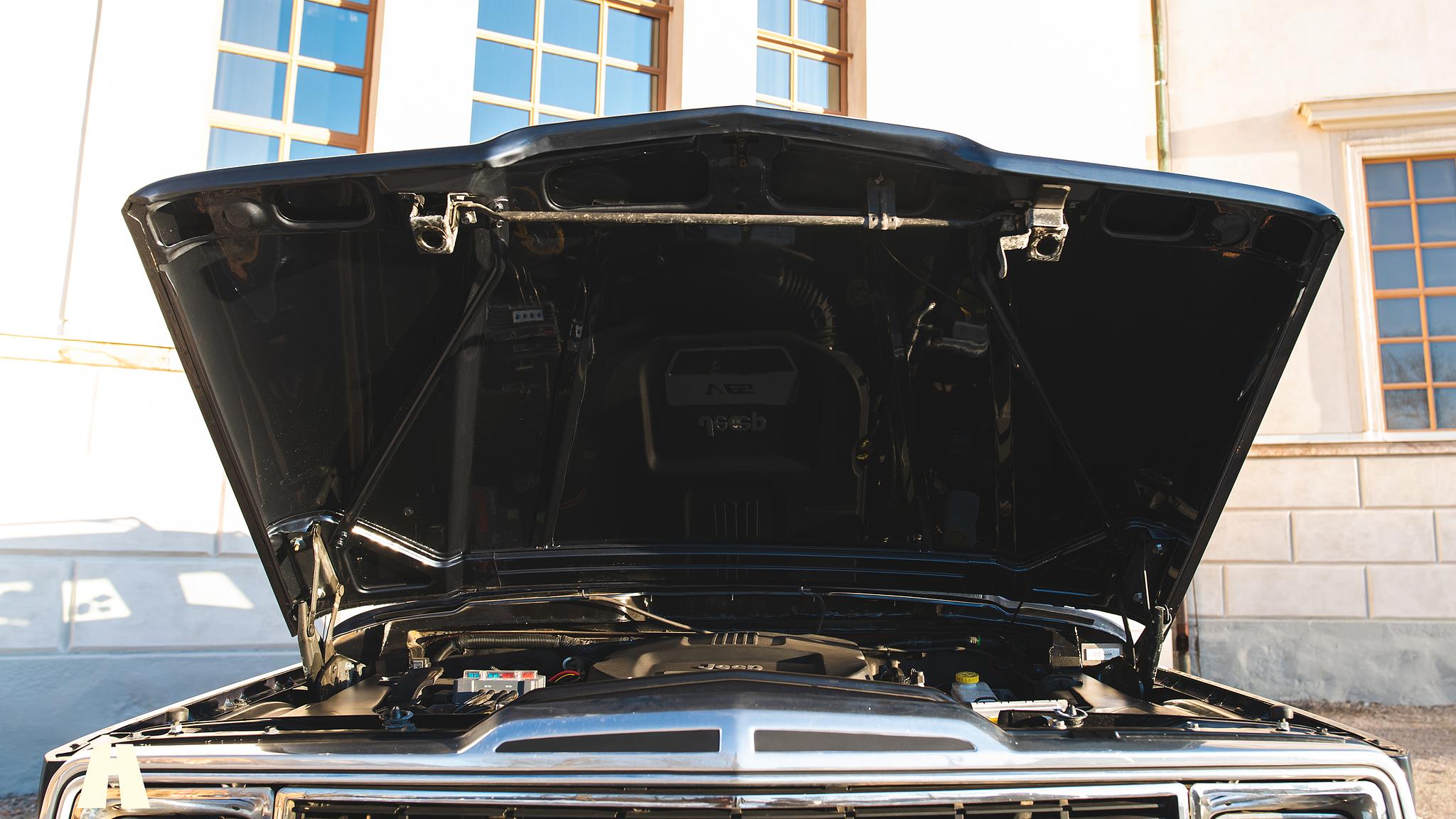 Image of 2015 Woodland Restomod Grand Wagoneer #002 Euro 6 mechanics