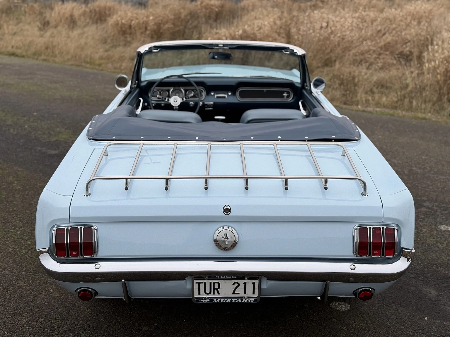 Exteriörbild på 1966 Ford Mustang Convertible 289 V8 (14)