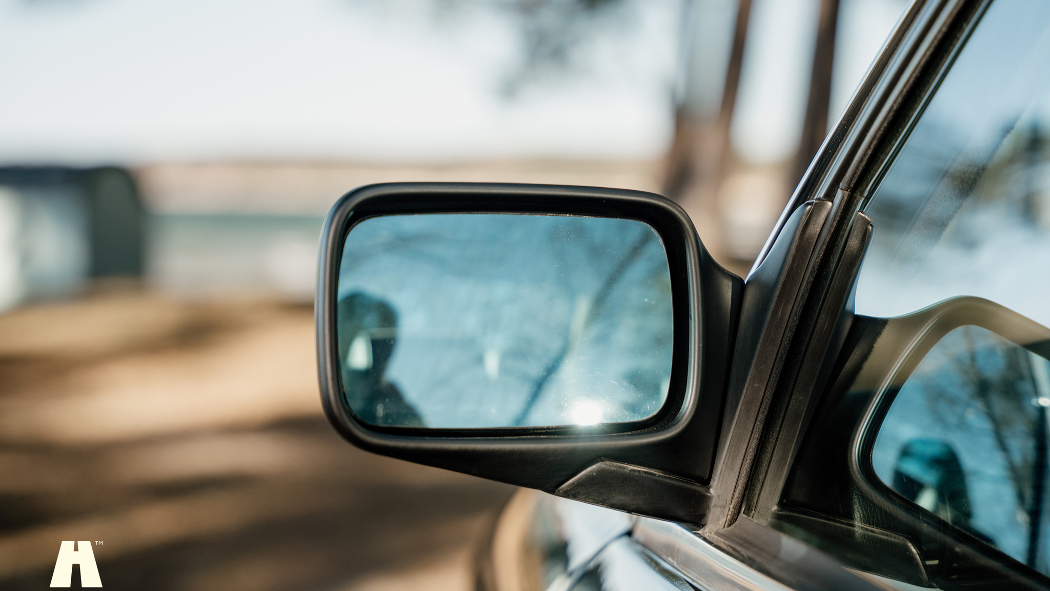 Exterior image of 1988 BMW 325 Coupé (24)