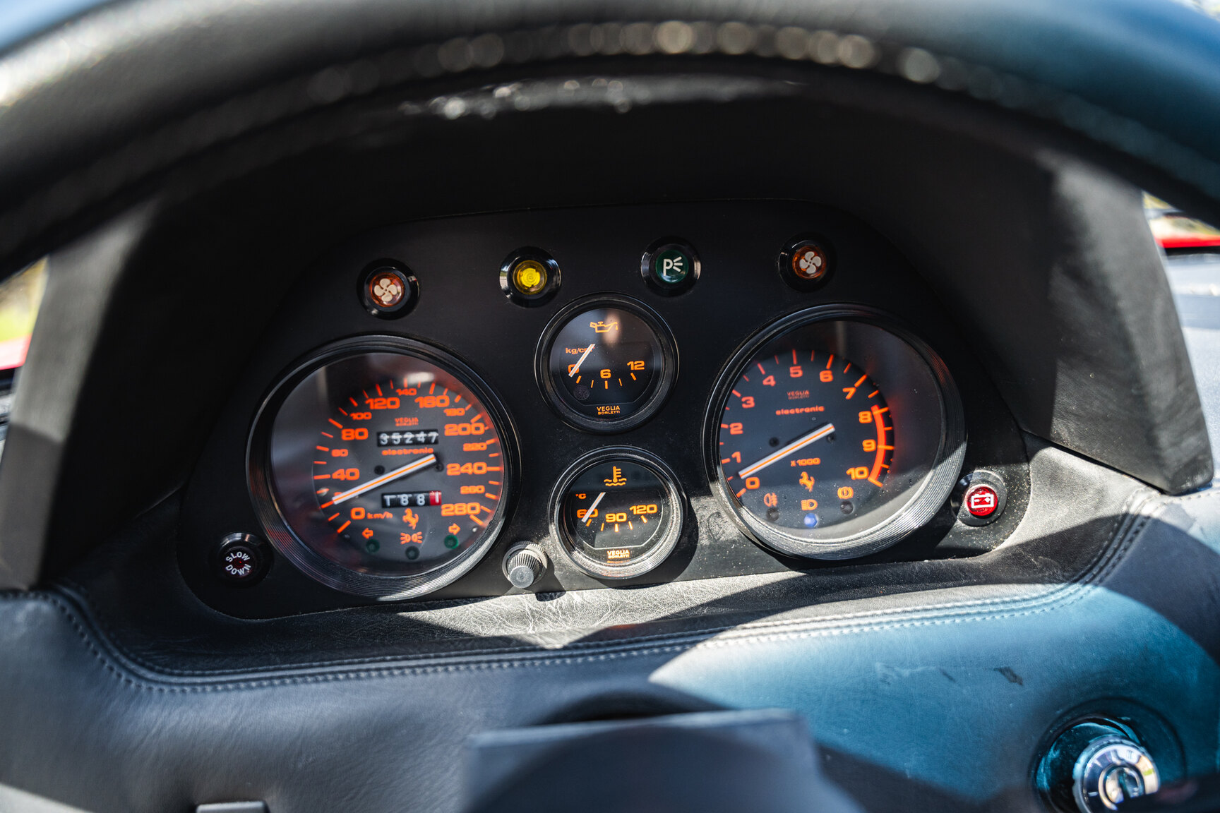 Interiörbild 1989 Ferrari 328 GTS