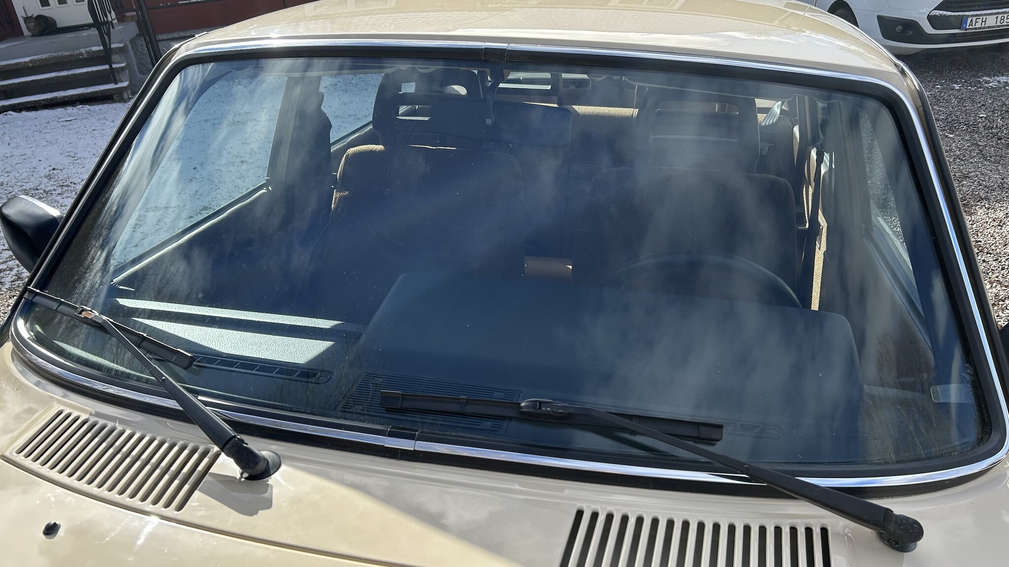 Exterior image of 1987 Volvo 244