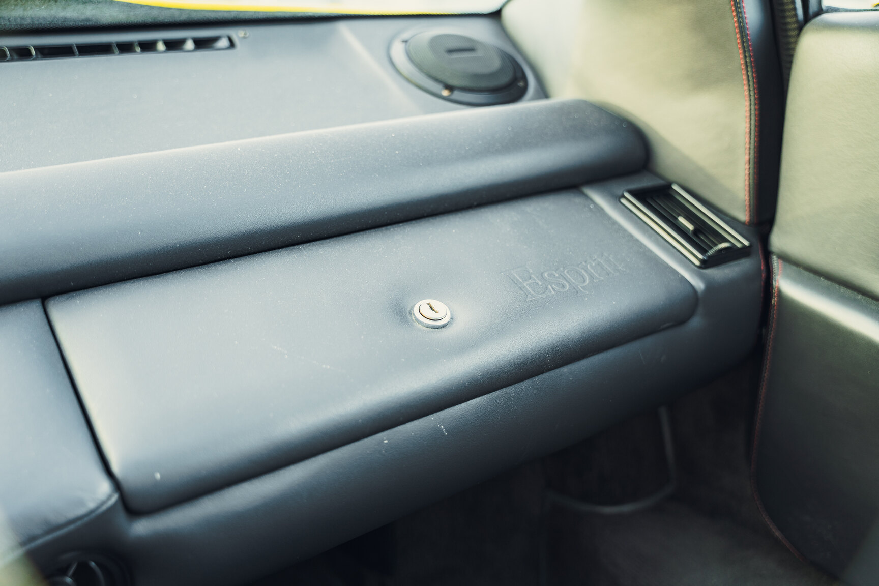 Interior image of 1989 Lotus Esprit Turbo SE