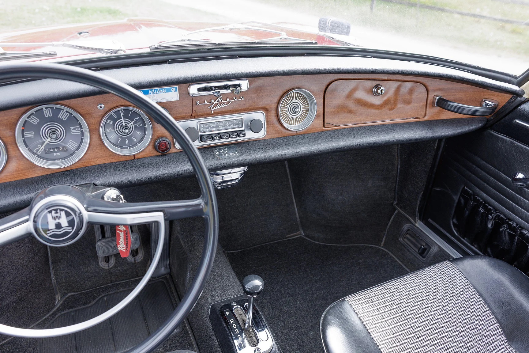 Innenraumfoto von 1968 Volkswagen Typ 34 1600 L Karmann-Ghia (61)