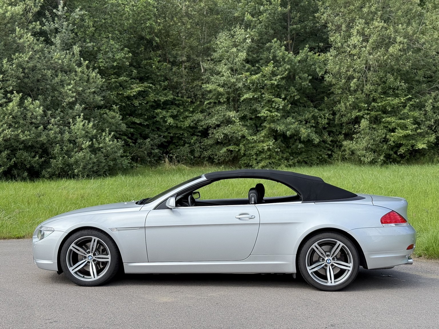 Exterior image of 2004 BMW 645Ci Convertible