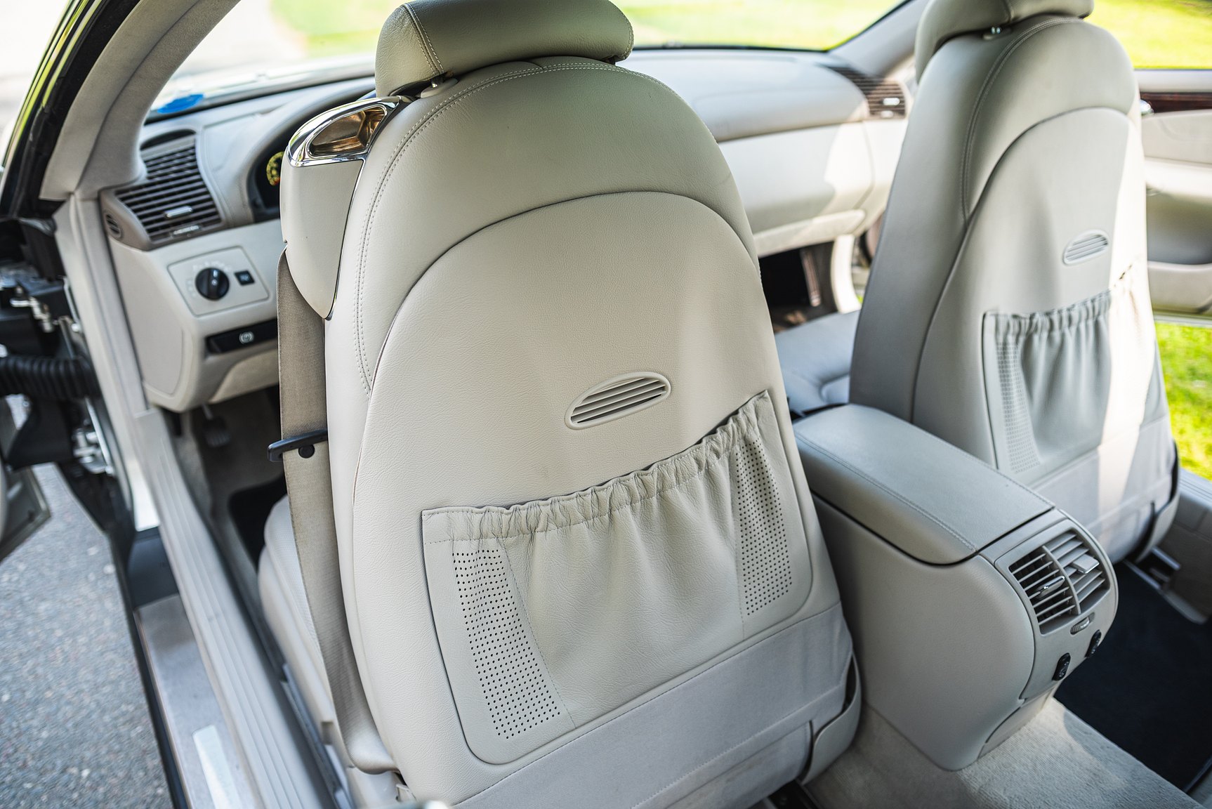 Interior image of 2000 Mercedes-Benz CL 500