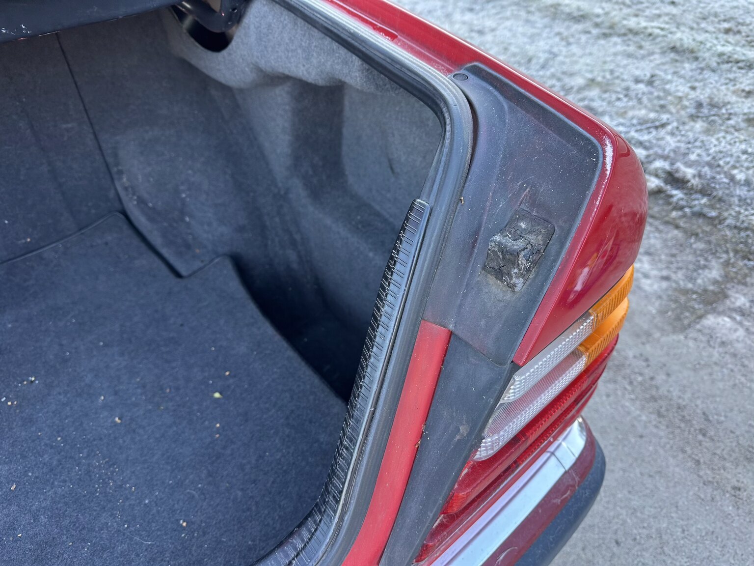 Interior image of 1990 Mercedes-Benz 200 E