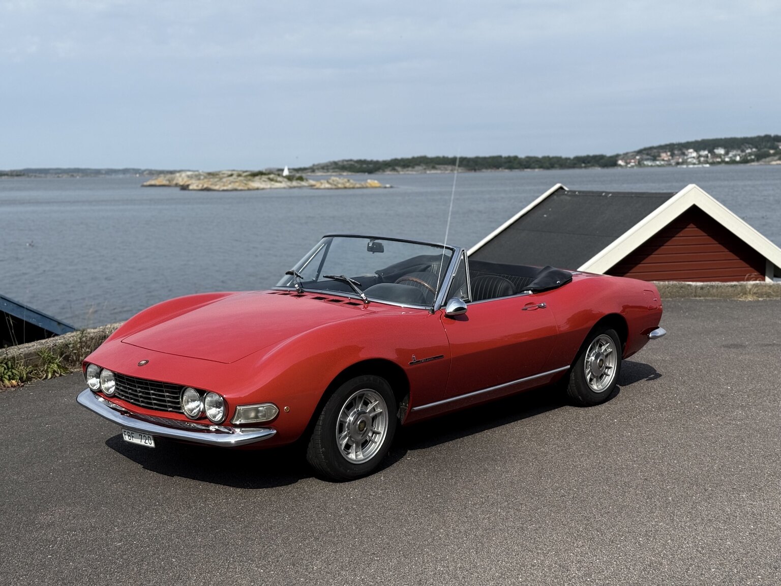 Exterior image of 1968 Fiat Dino Spider
