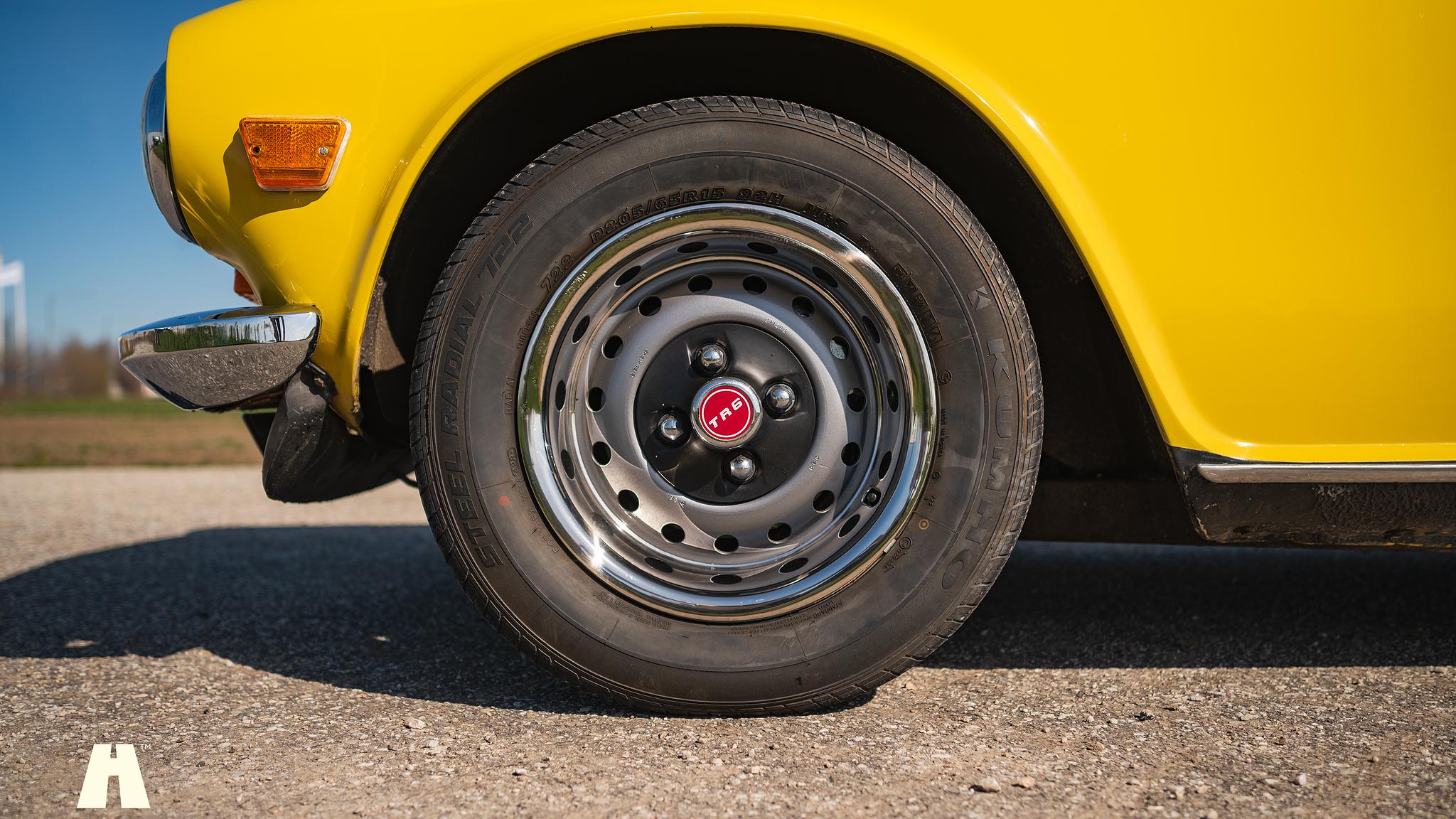 Exteriörbild på 1974 Triumph TR6 (41)