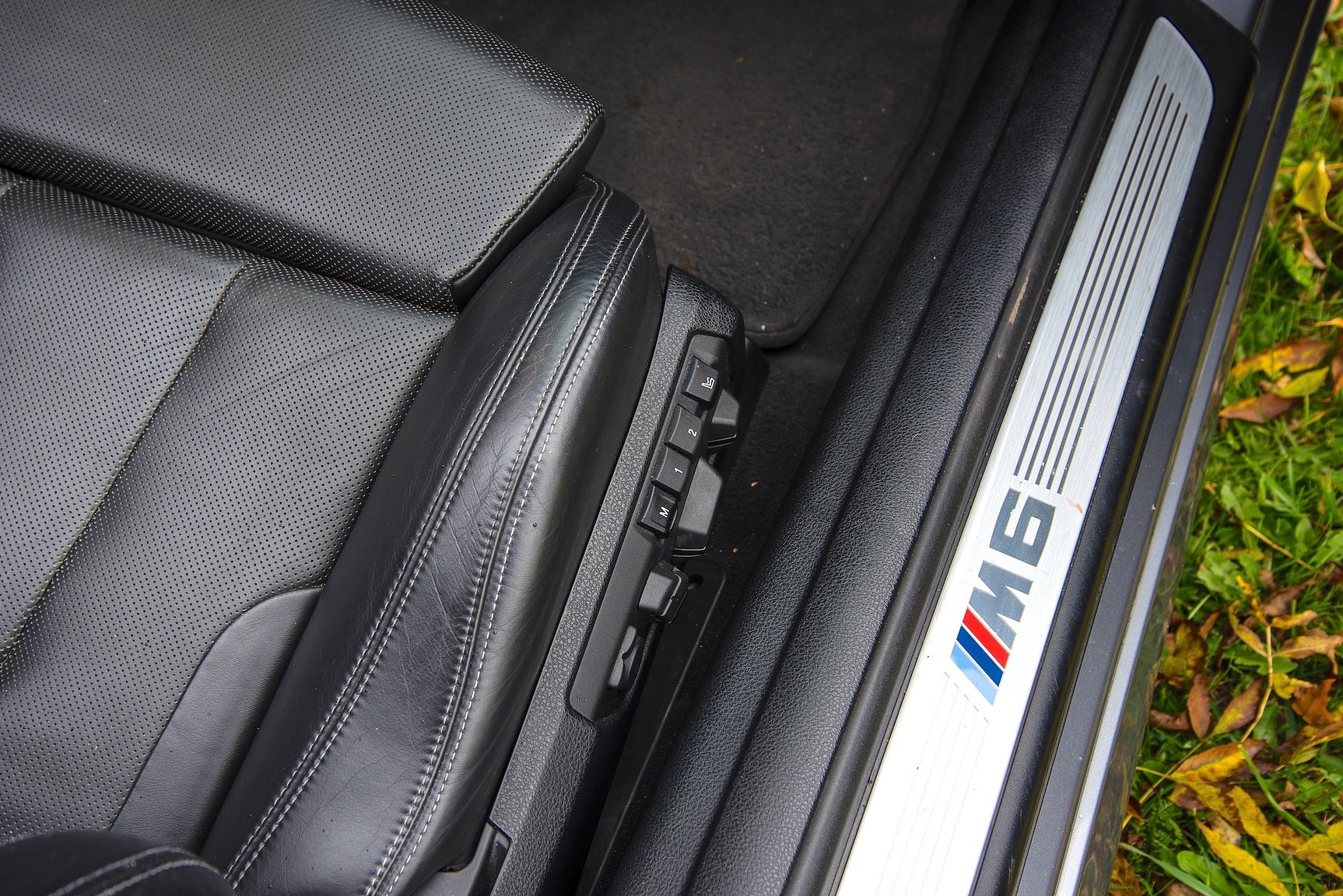 Interior image of 2014 BMW M6C