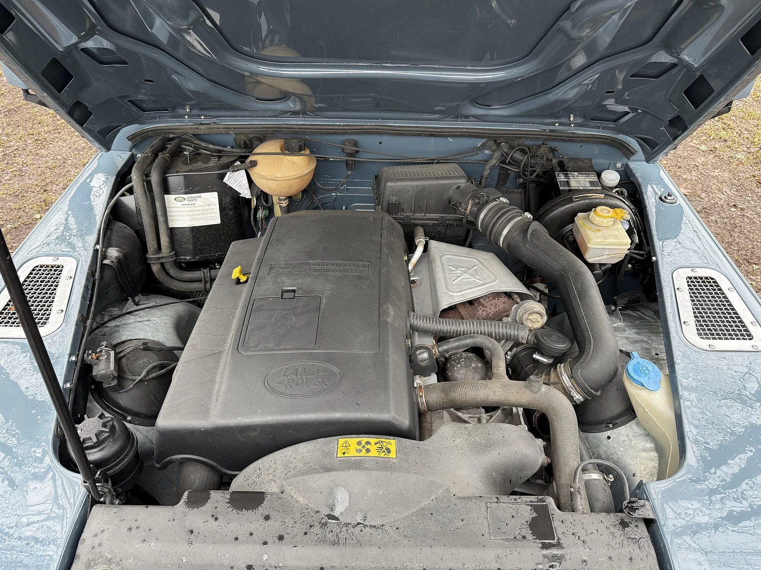 Image of 2000 Land Rover Defender 110 C mechanics (2)