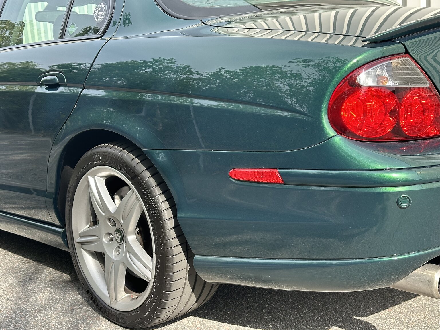 Exterior image of 2003 Jaguar S-Type R
