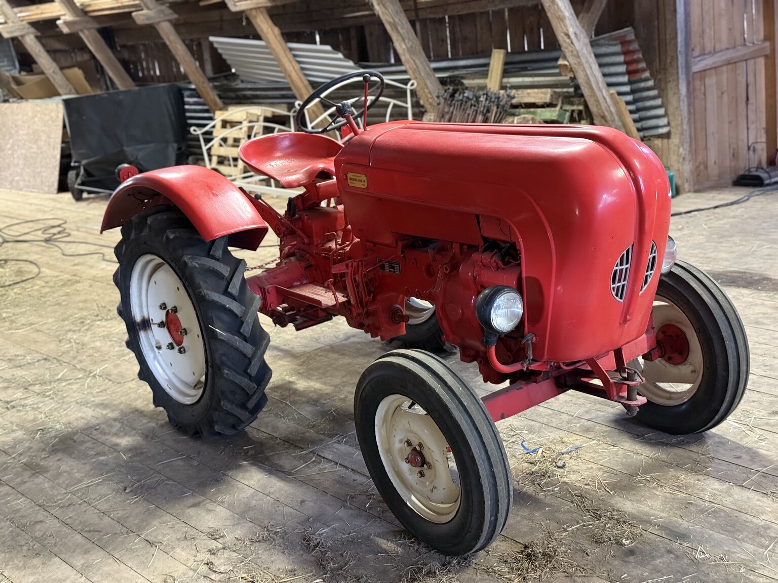 Exterior image of 1960 Porsche Diesel Junior 108
