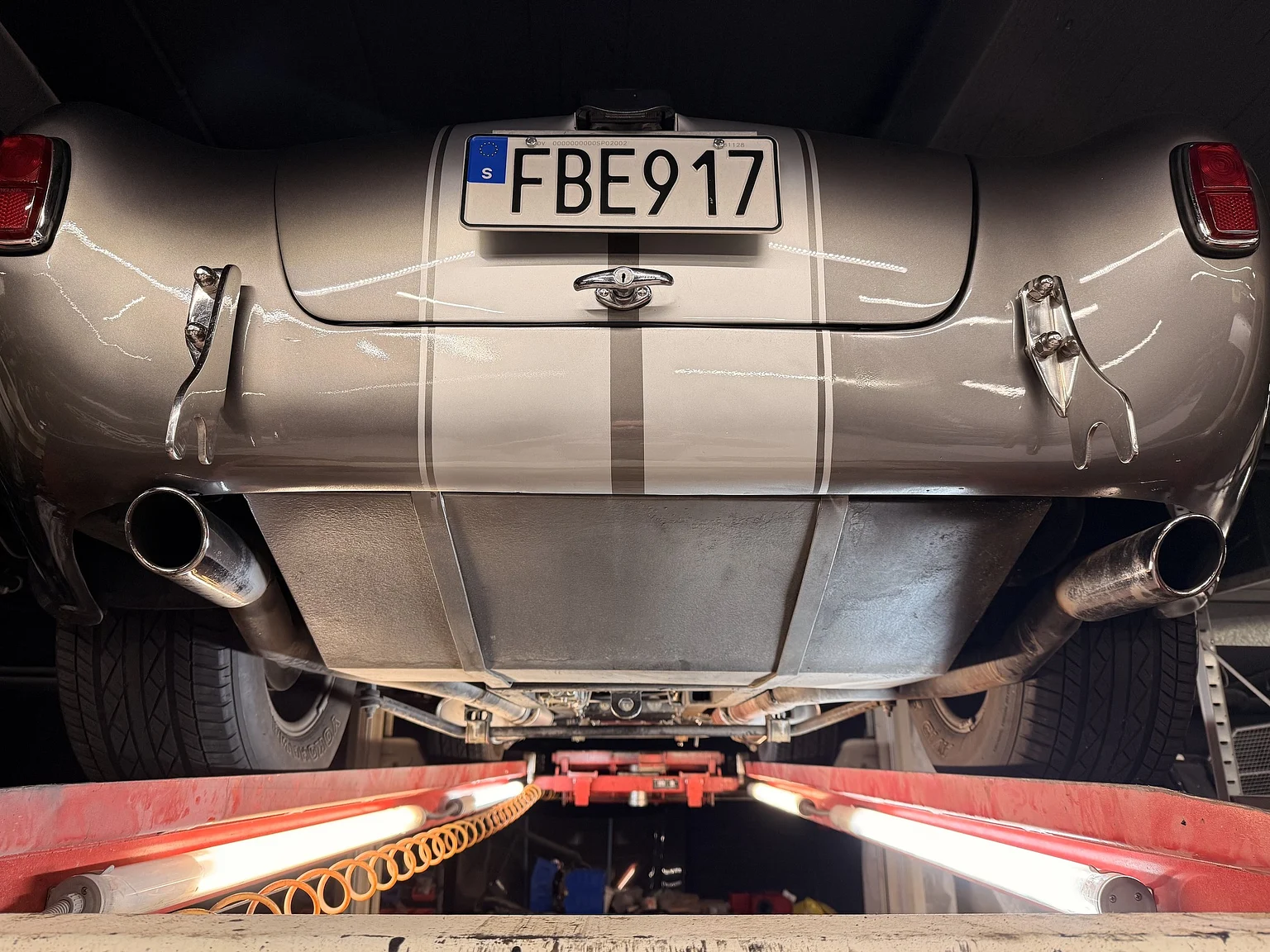 Image of 2018 Superformance Cobra (9) mechanics