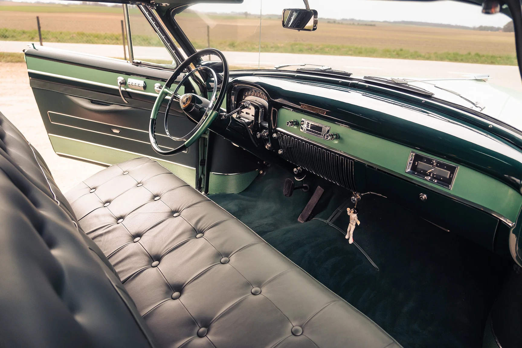 Innenraumfoto von 1953 Cadillac Series 62 (28)