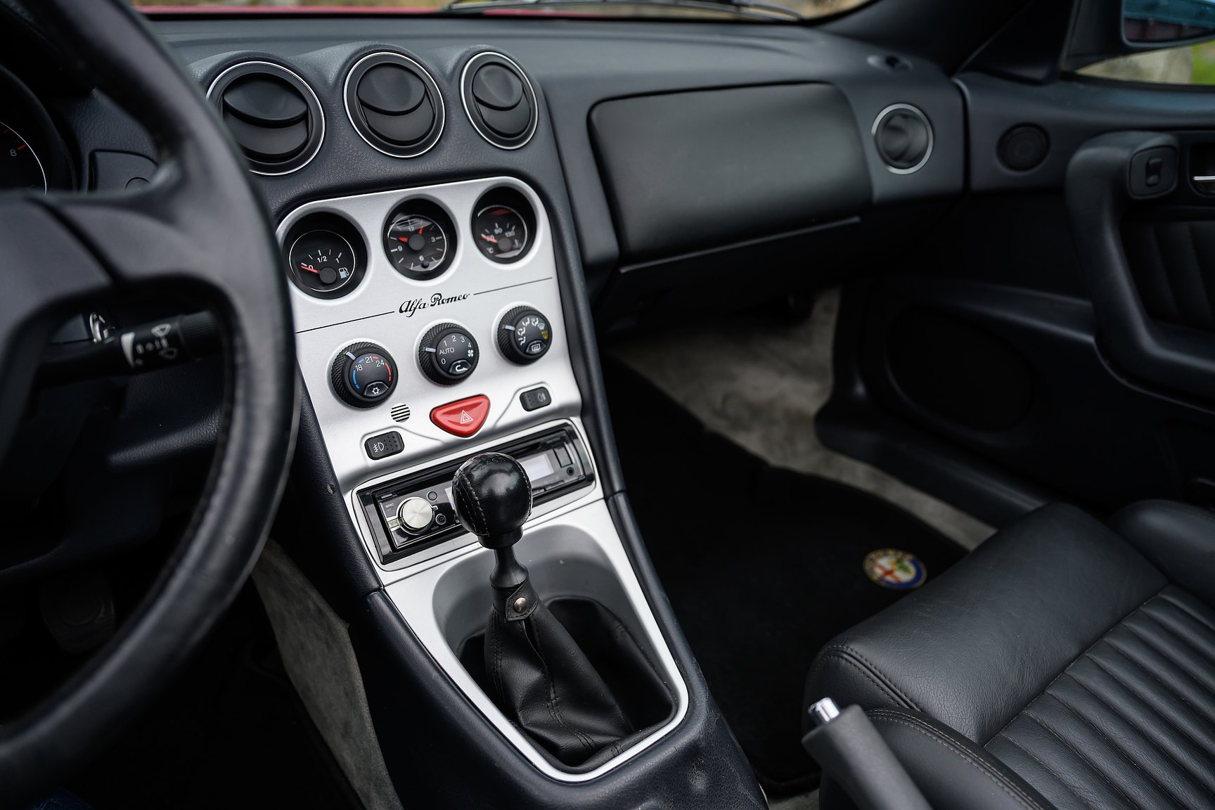 Interior image of 2001 Alfa Romeo Spider 3.0 V6