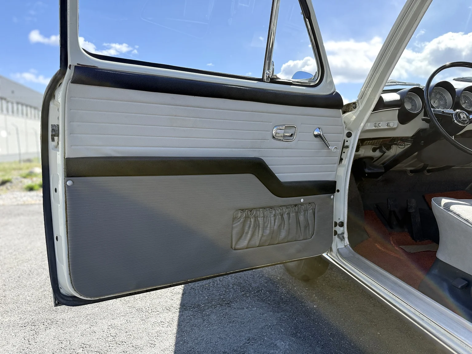 Interiörbild 1965 Volkswagen 1500 Limousine 311 Notchback (4)