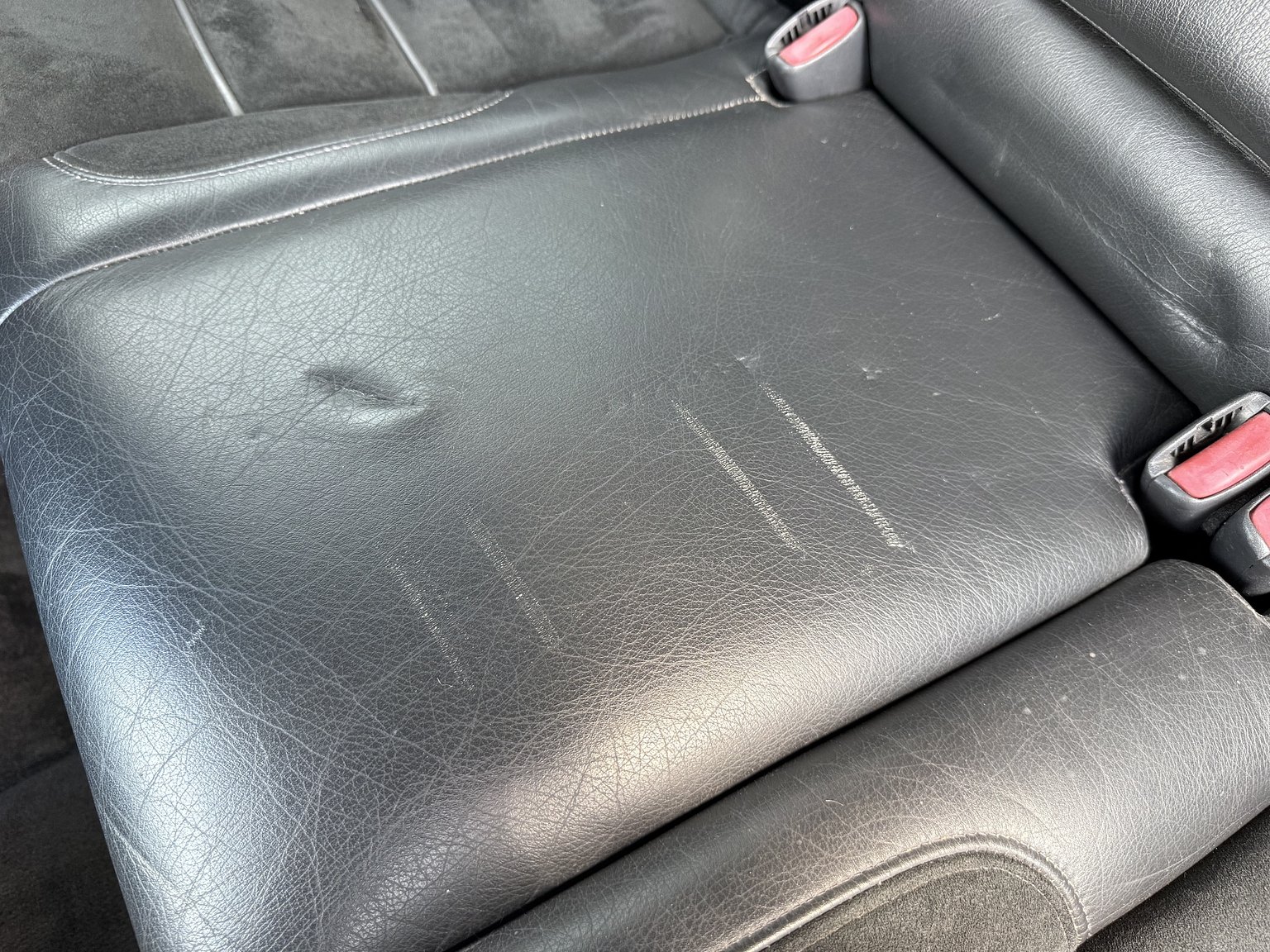 Interior image of 1996 Volvo 850 R "T-Röd"