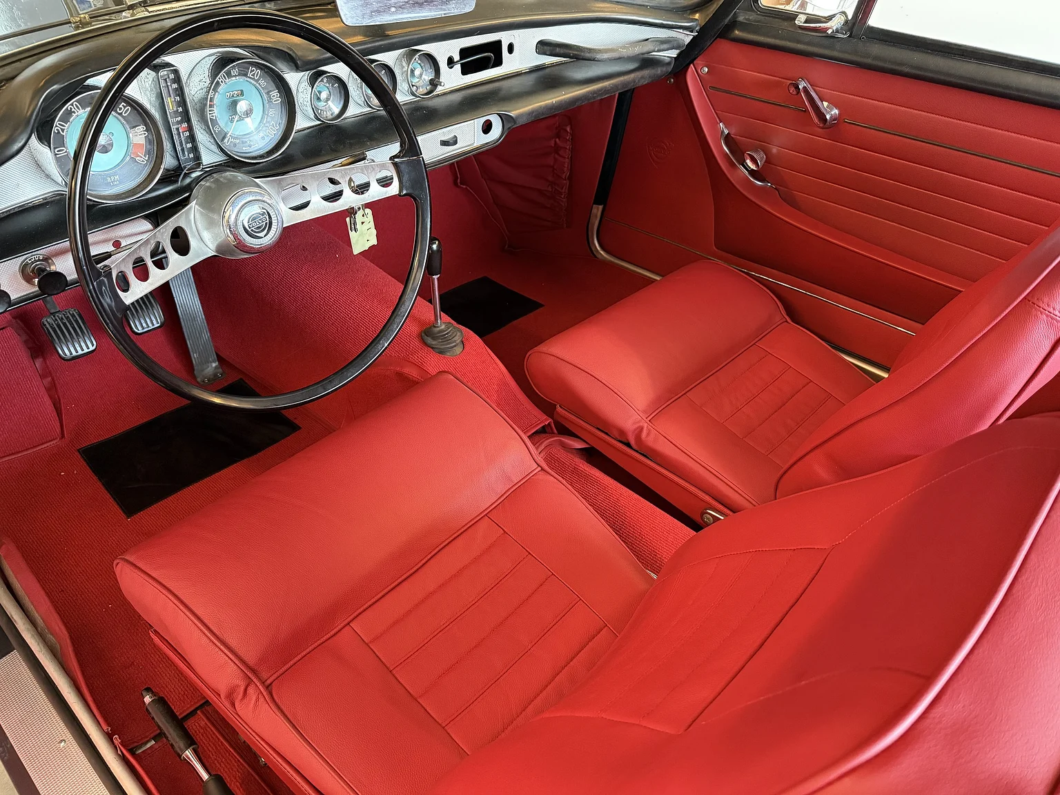 Innenraumfoto von 1966 Volvo P 1800S (45)