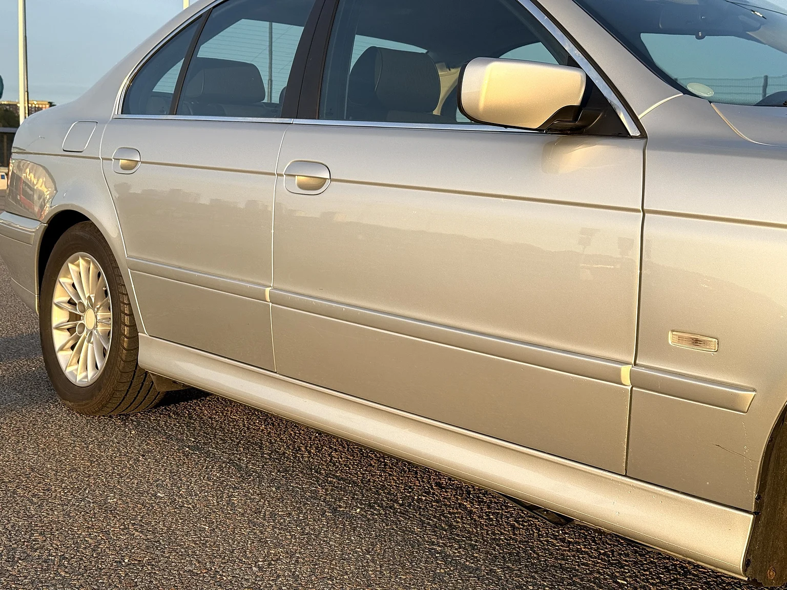 Exteriörbild på 2002 BMW 520i (16)