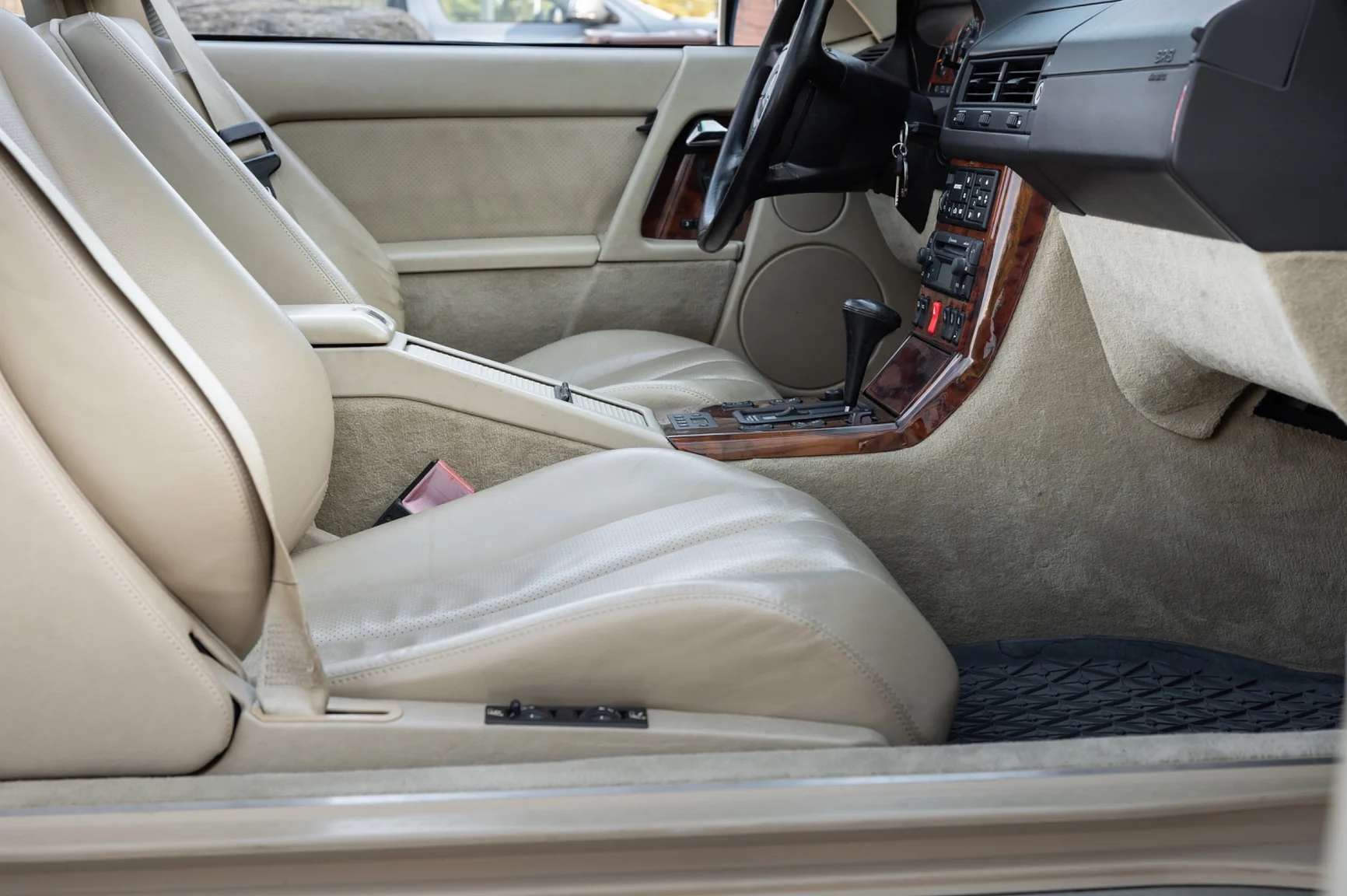 Innenraumfoto von 1991 Mercedes-Benz 500 SL (18)