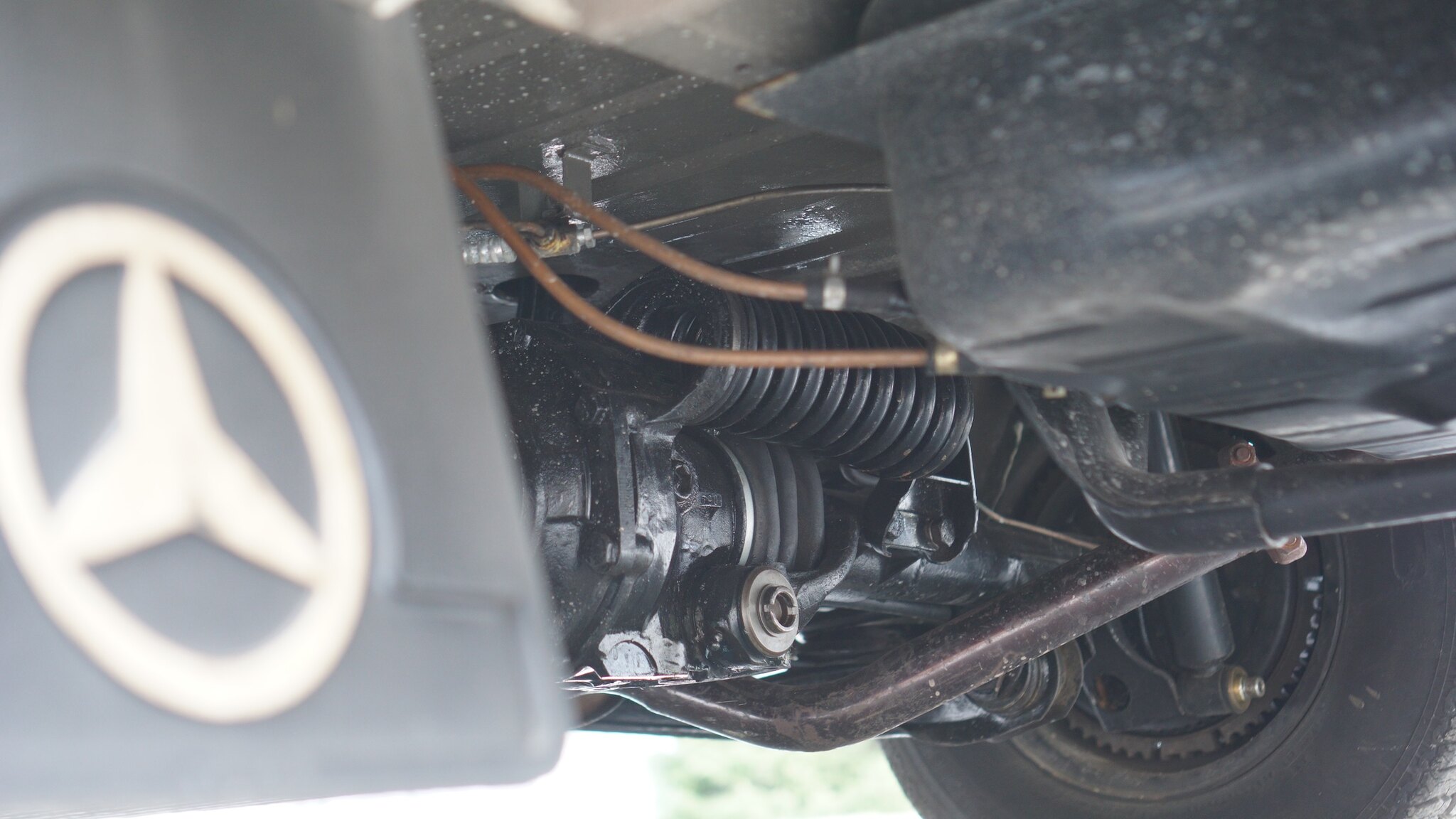 Image of 1966 Mercedes-Benz 230 S mechanics
