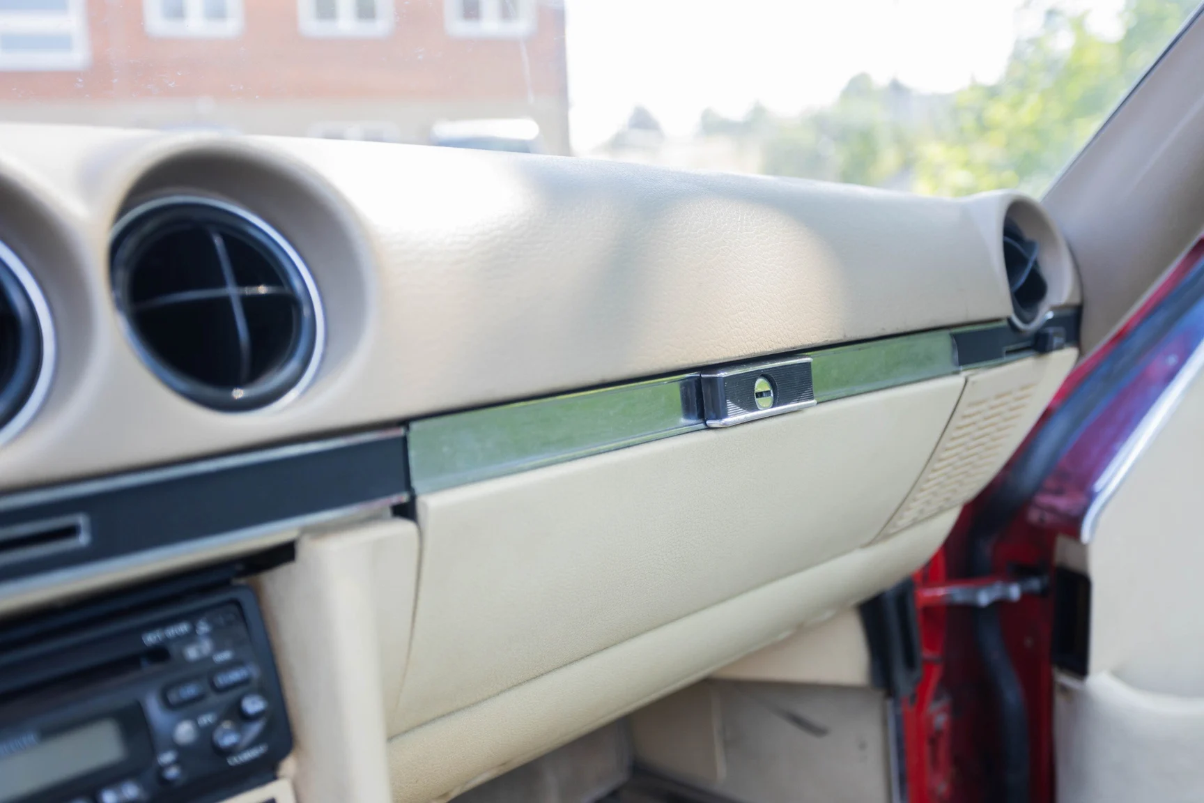 Innenraumfoto von 1975 Mercedes-Benz 280 SL (12)