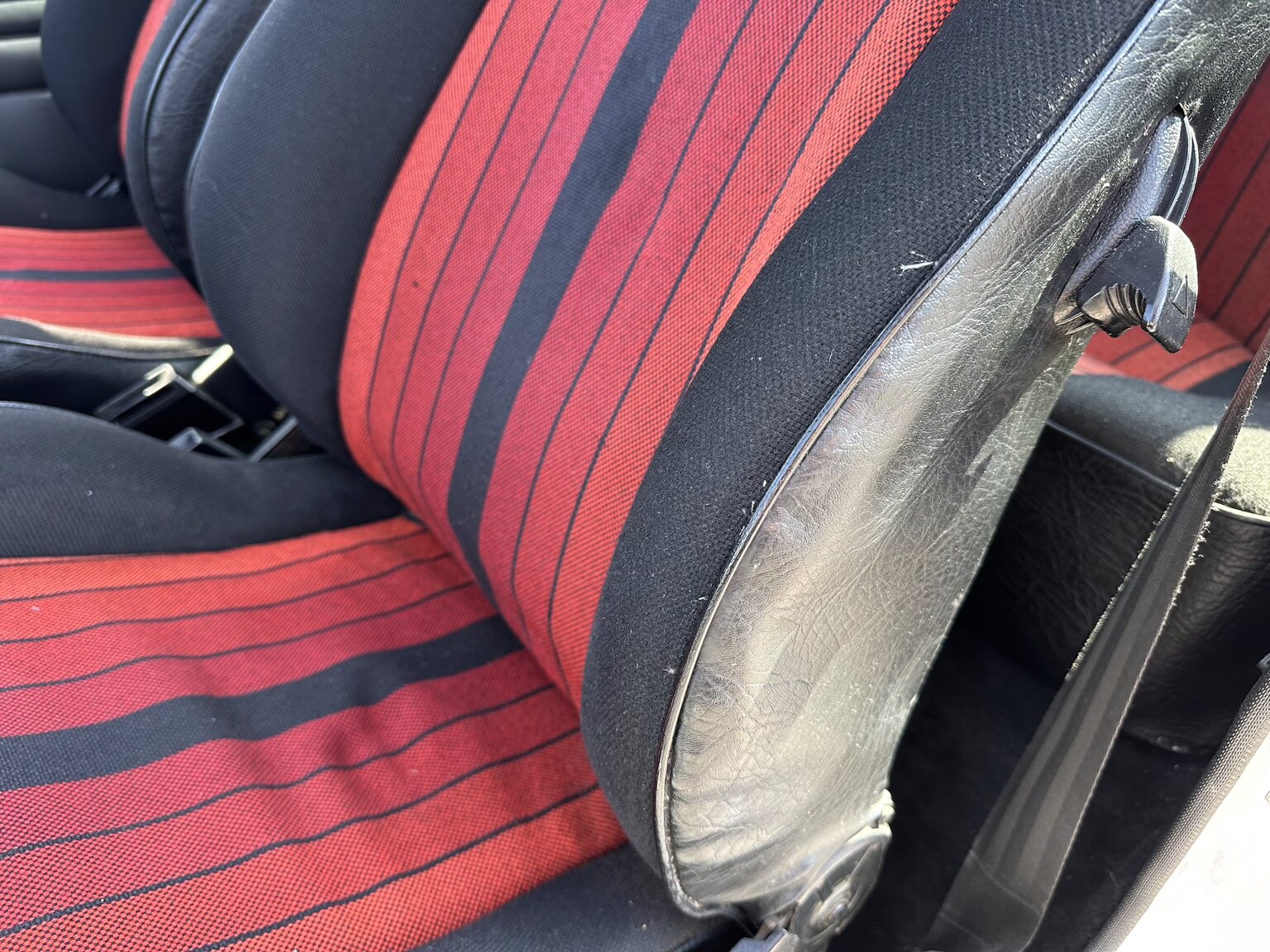 Interiörbild 1984 Volkswagen Golf GTI 