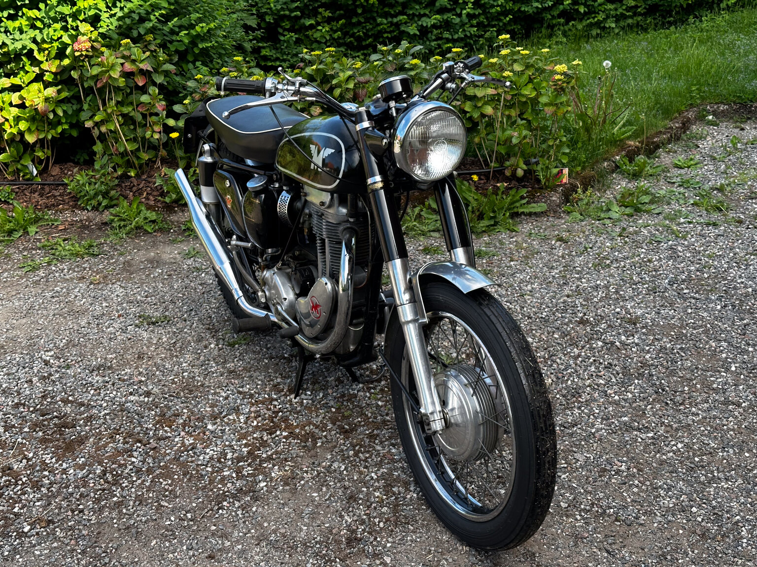 Exteriörbild på 1952 AJS 16MS 350cc Matchless-replica