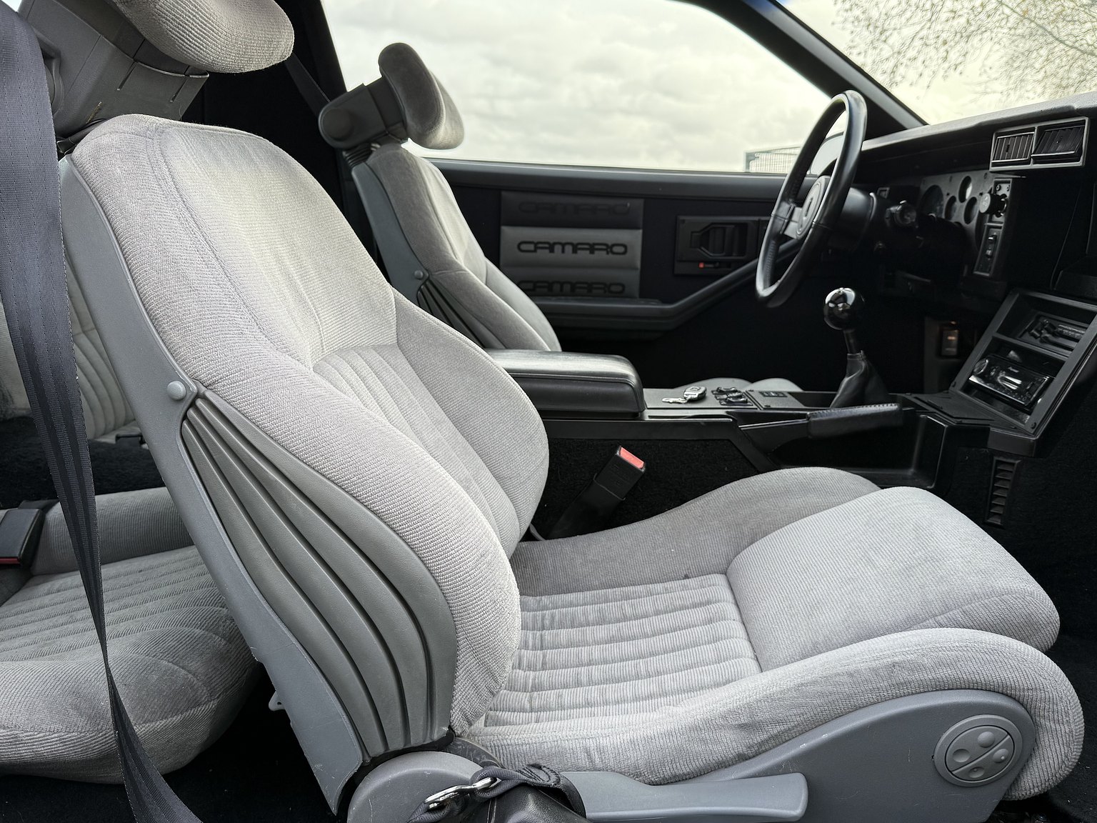 Interiörbild 1985 Chevrolet Camaro IROC-Z – NO RESERVE