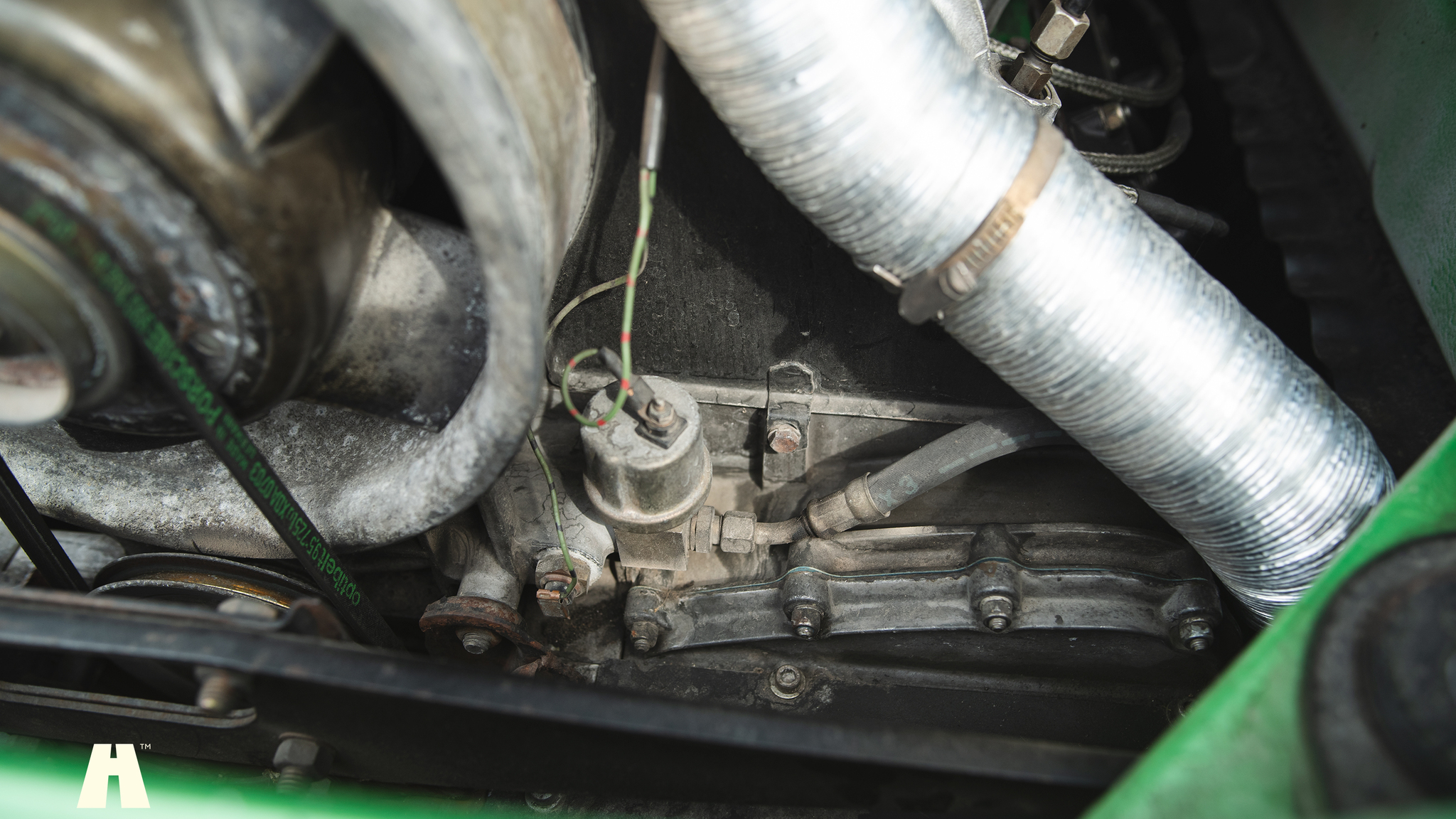Image of 1976 Porsche 911 Targa mechanics