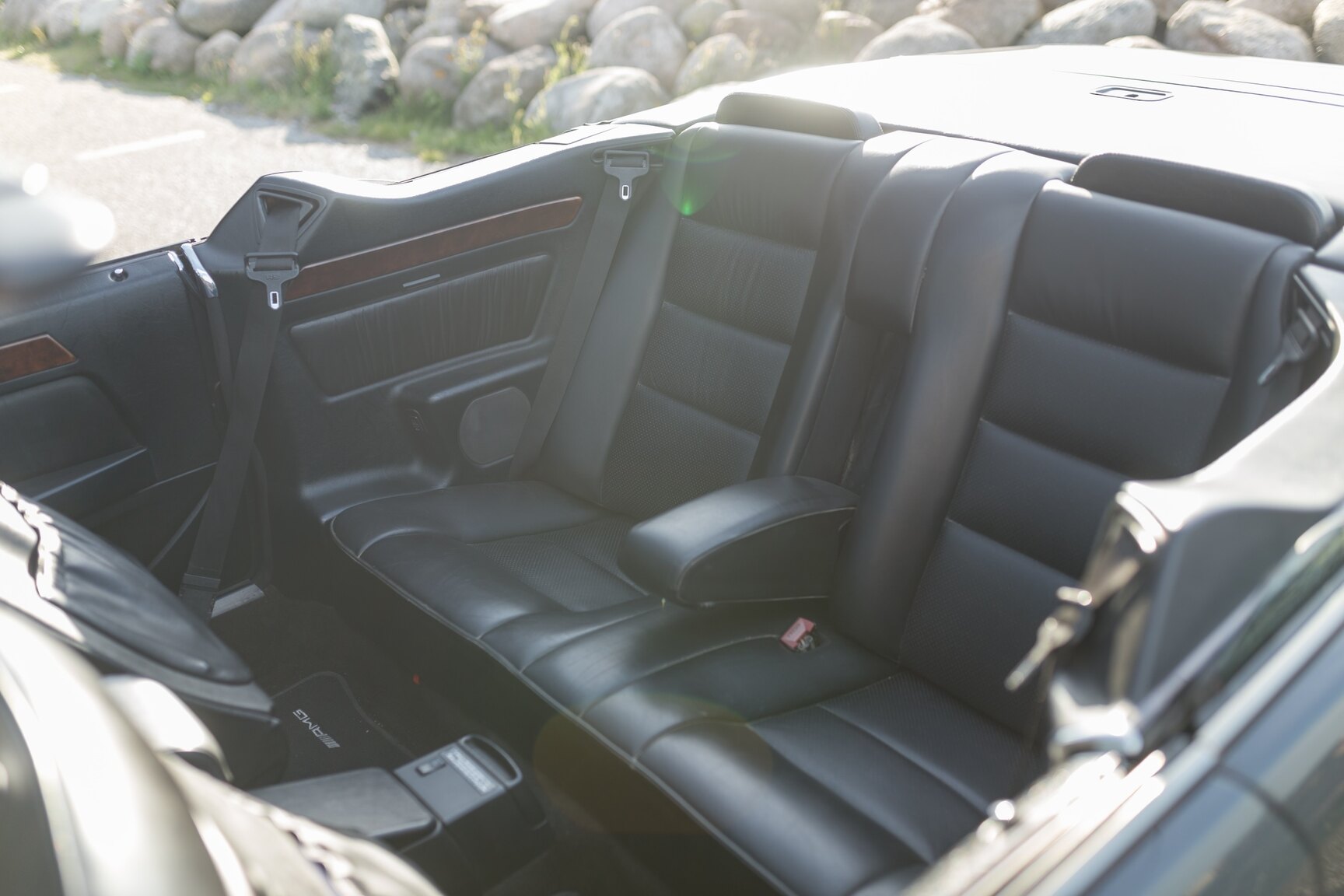 Innenraumfoto von 1993 Mercedes-Benz 300 CE-24 Cabriolet
