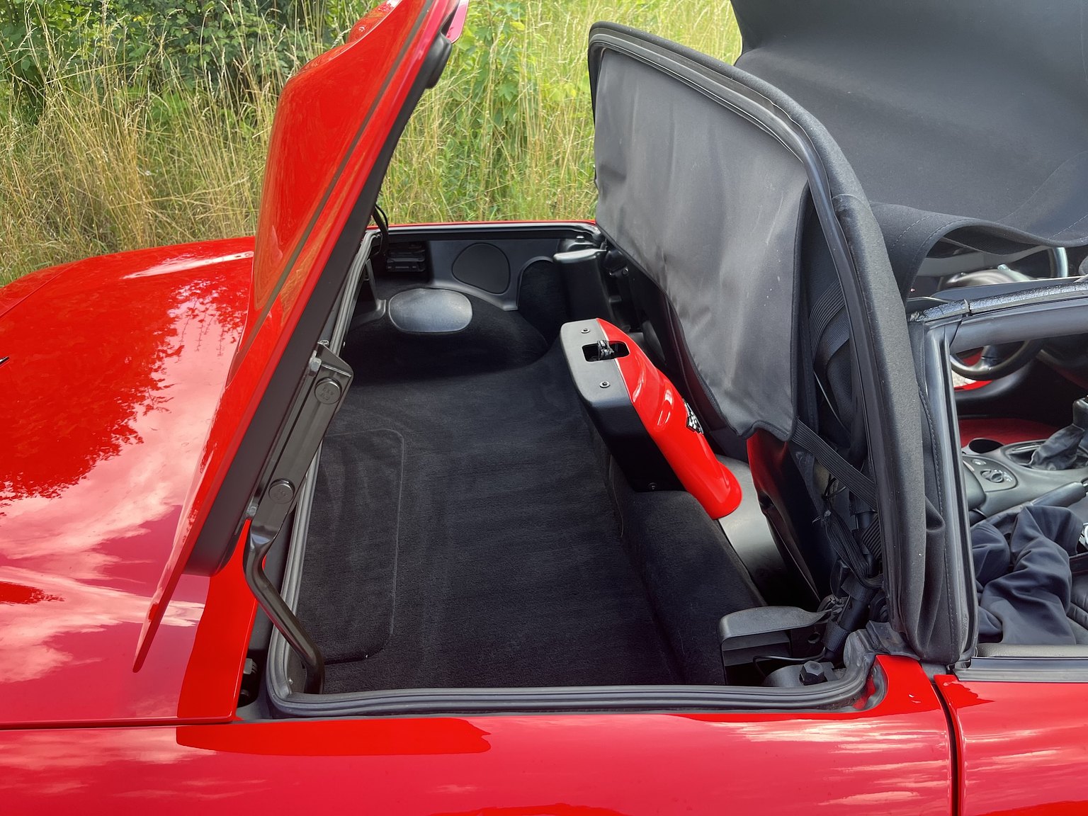 Exterior image of 2000 Chevrolet Corvette Cabriolet
