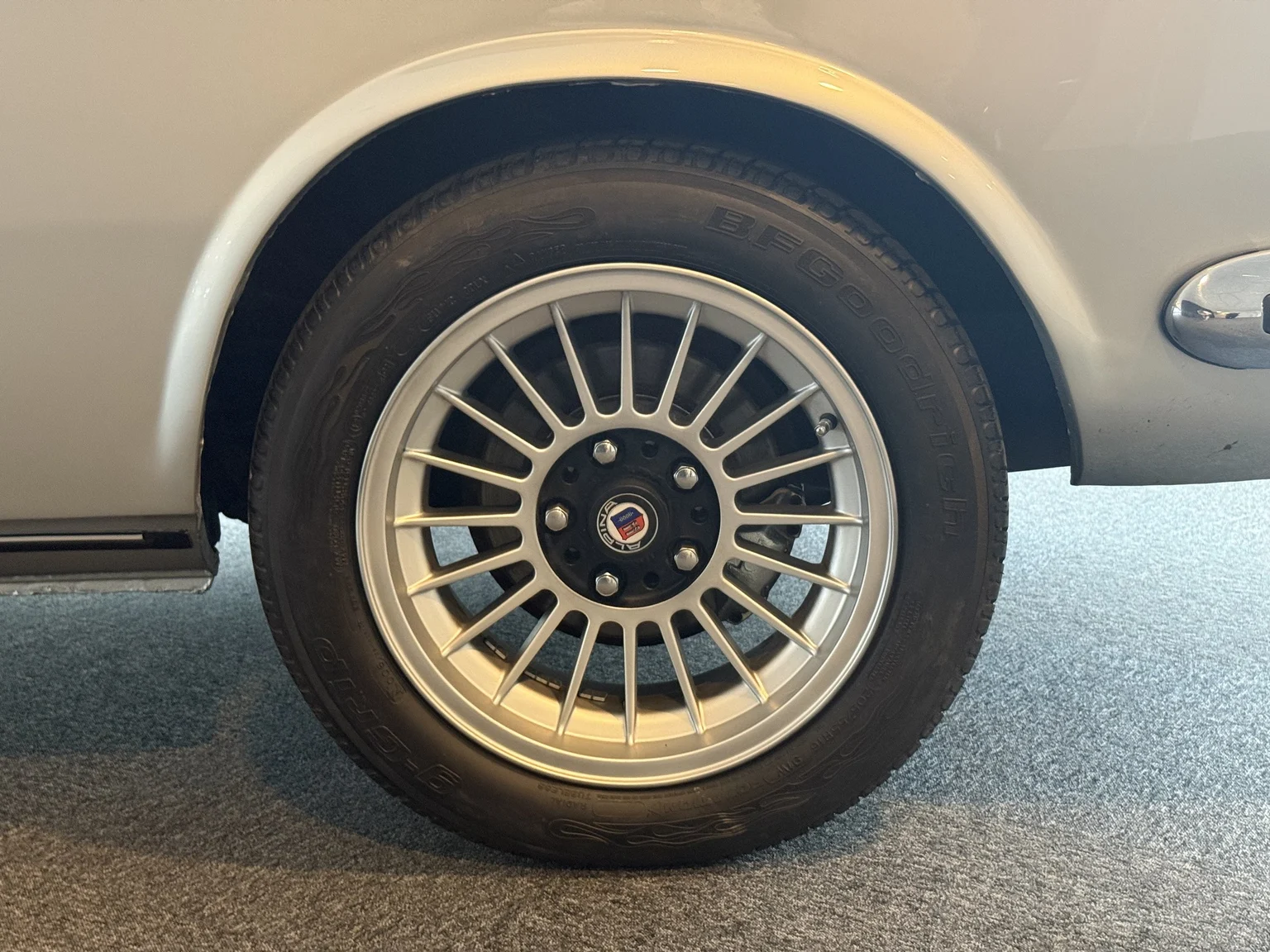 Exterior image of 1972 BMW E9 3.0 CSI (21)