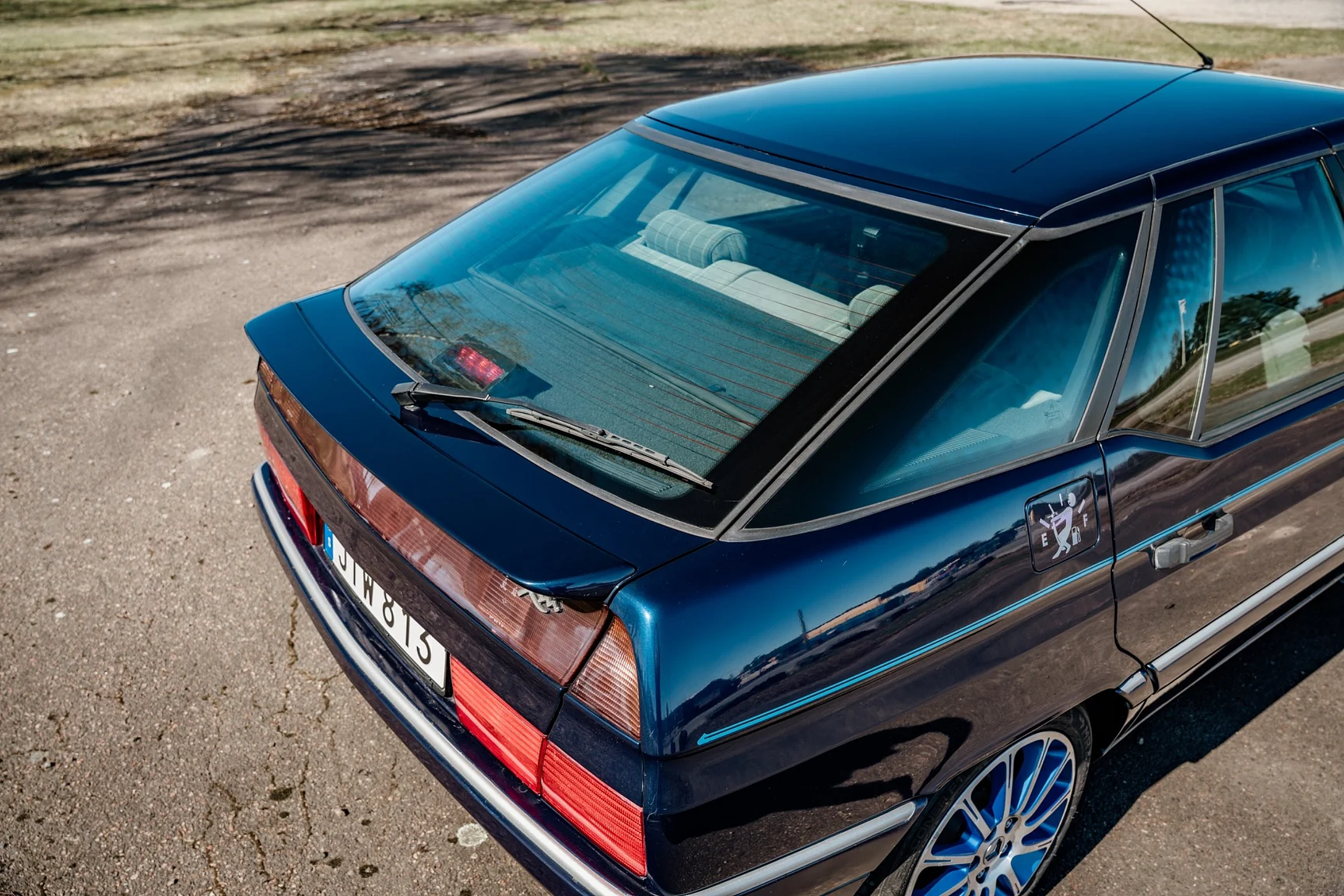 Exterior image of 1997 Citroen XM Turbo CT VSX (11)
