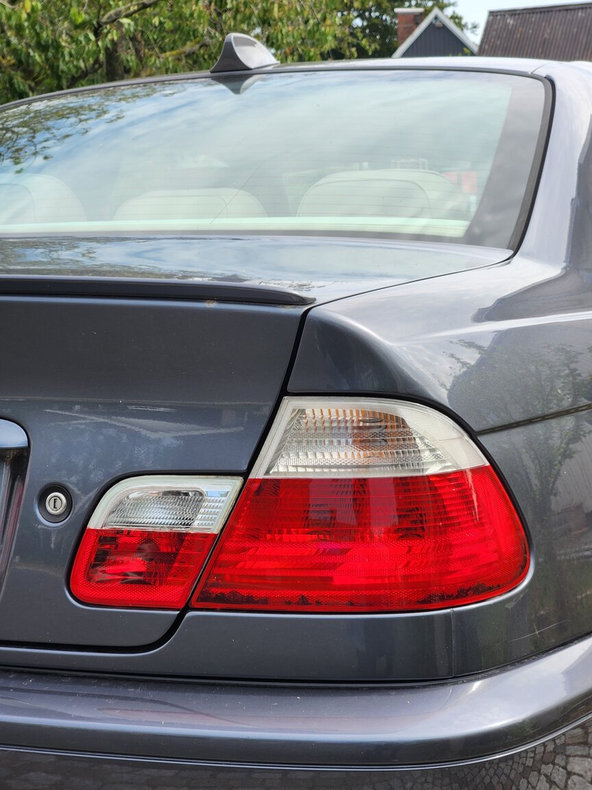 Exteriörbild på 2002  BMW 330Ci 