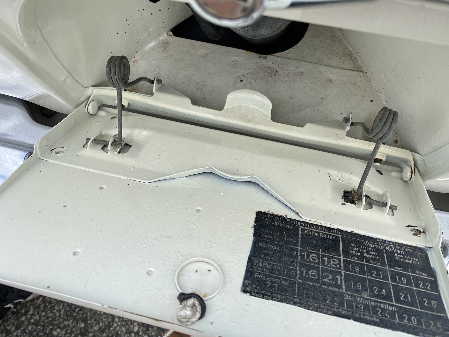 Exteriörbild på 1966  Mercedes-Benz 250 