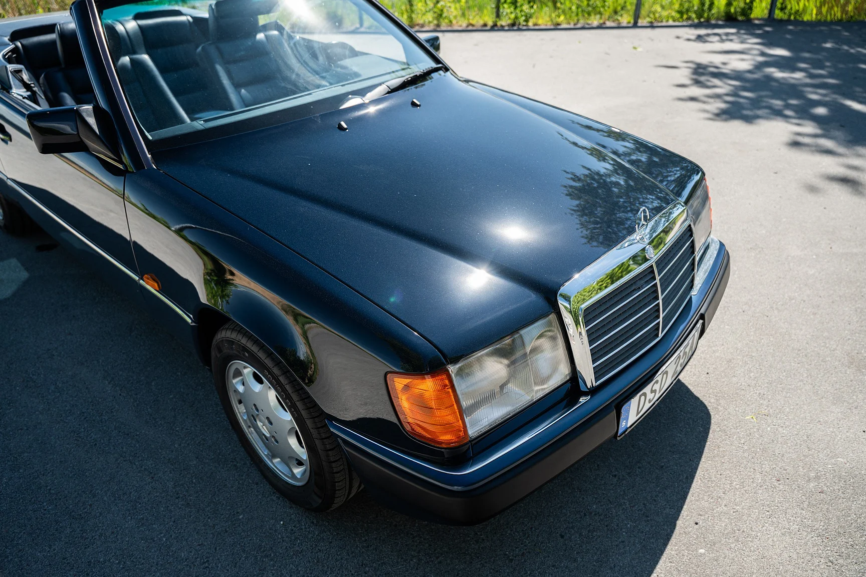 Exteriörbild på 1993 Mercedes-Benz 300 CE-24 Cabriolet (14)