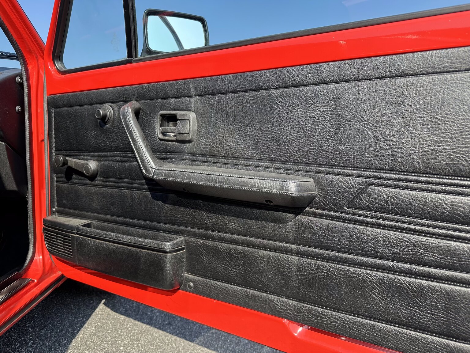 Innenraumfoto von 1984 Volkswagen Golf GTI