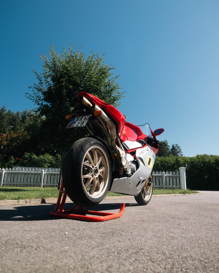 Exteriörbild på 2004 MV Agusta F4 1000 AGO