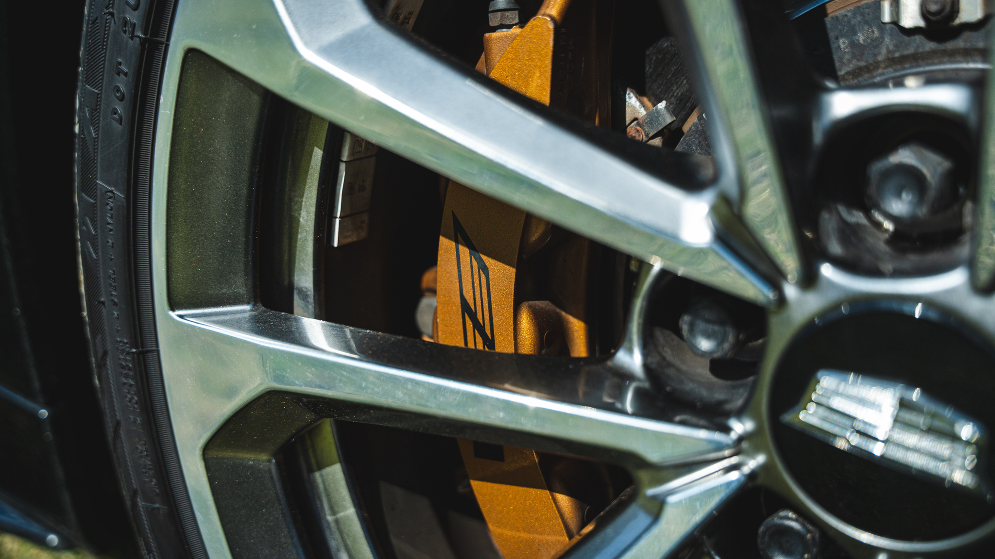 Exteriörbild på 2016 Cadillac ATS-V (50)