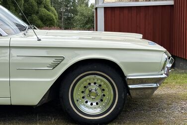 Exterior image of 1965 Ford Thunderbird Hardtop 6.4