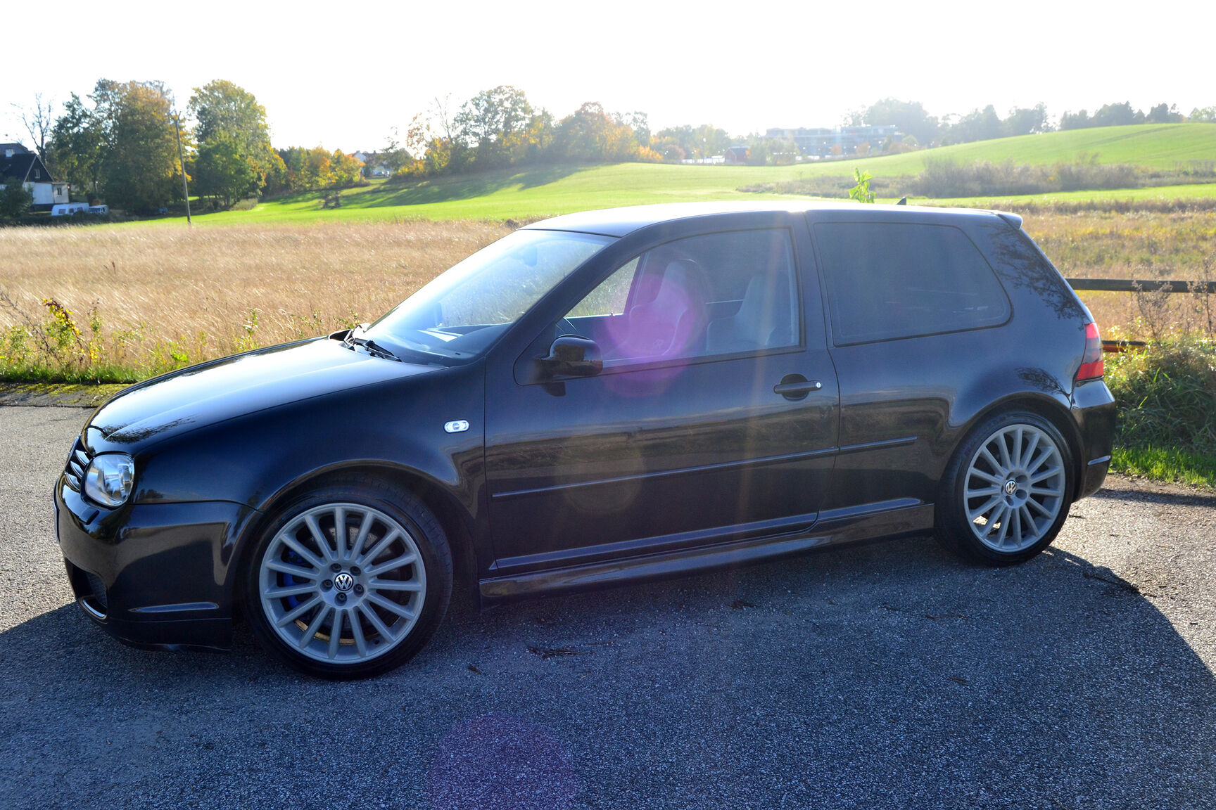 Exterior image of 2003 Volkswagen Golf R32 MK4 (7)