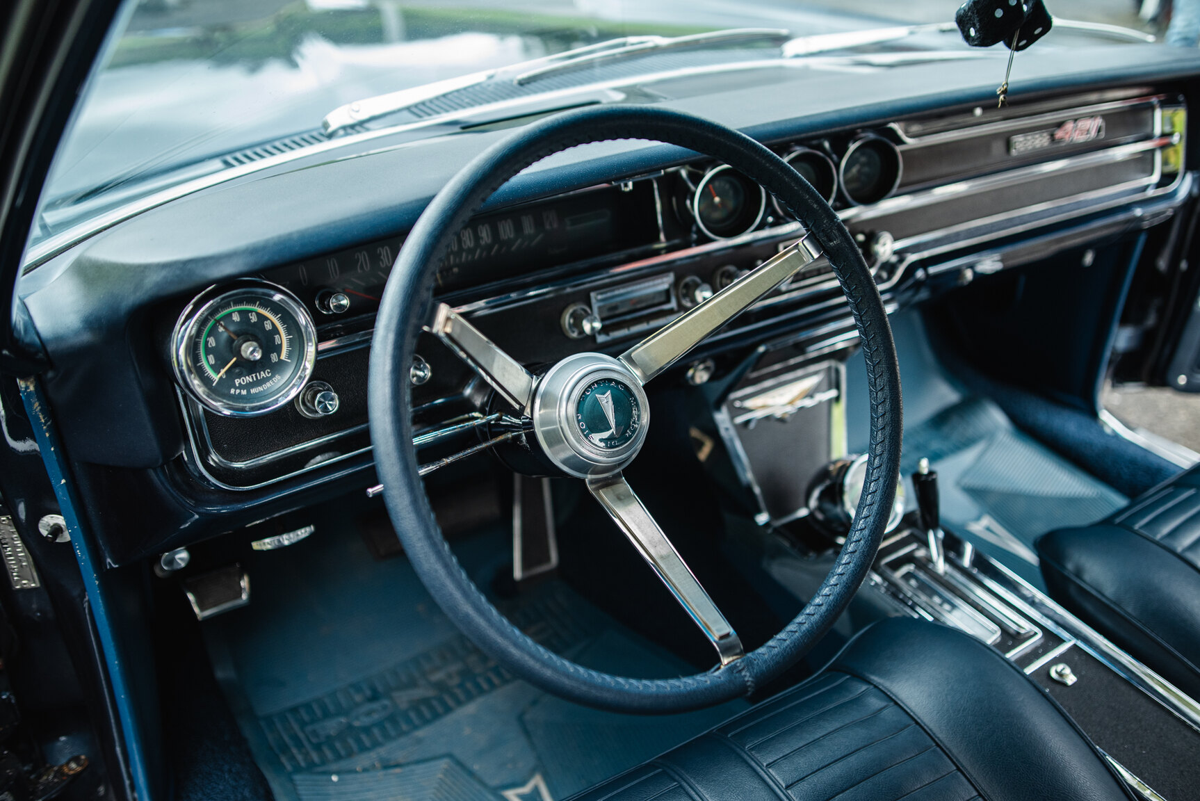 Interior image of 1965 Pontiac Catalina 421 Tripower-Pack 2+2