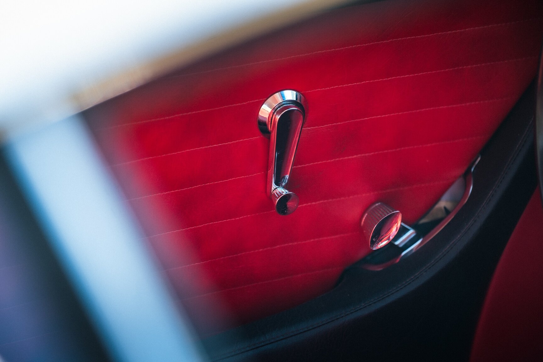 Interior image of 1963 Volvo 1800 S (26)