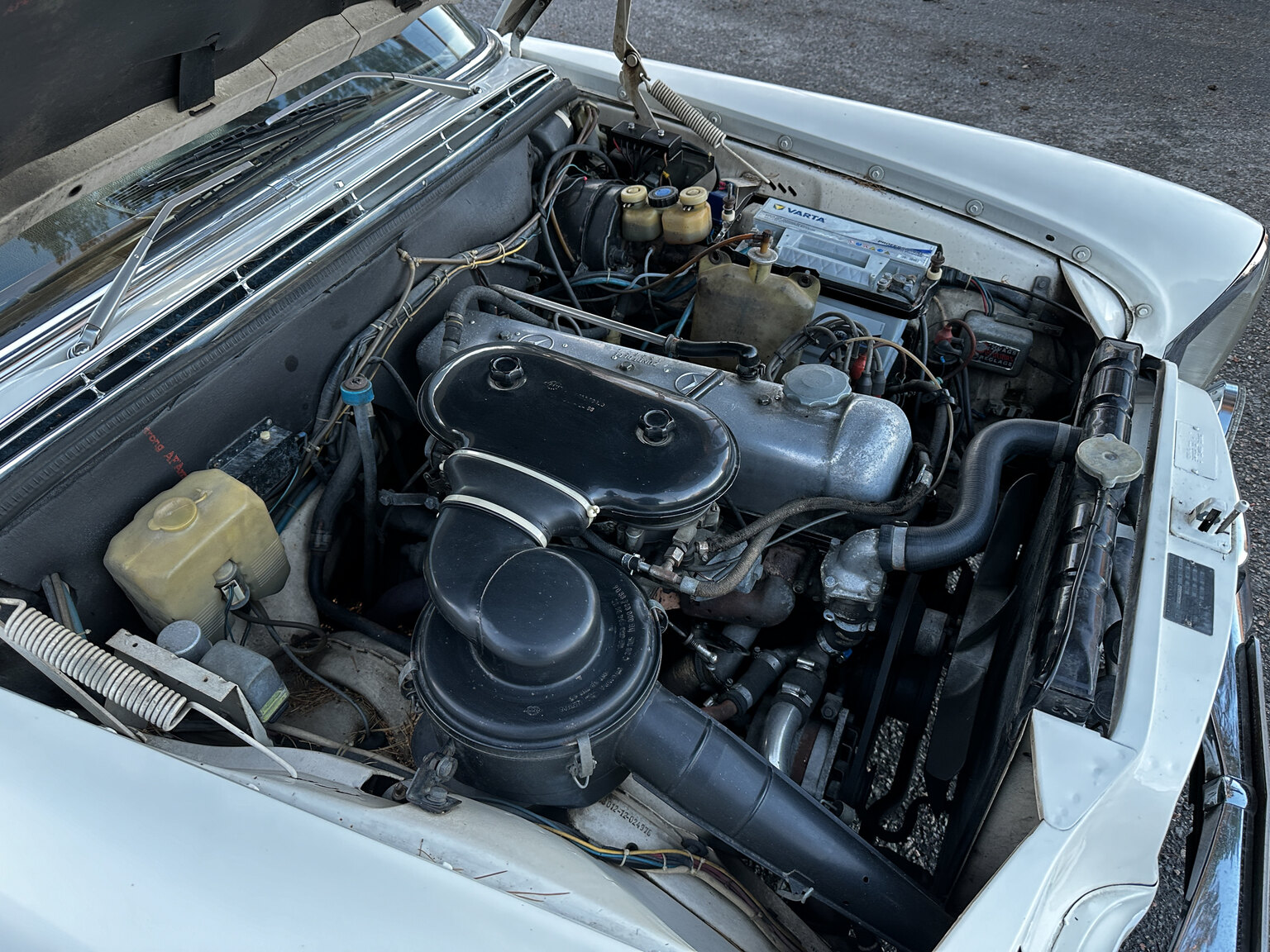 Image of 1967 Mercedes-Benz 250 S mechanics