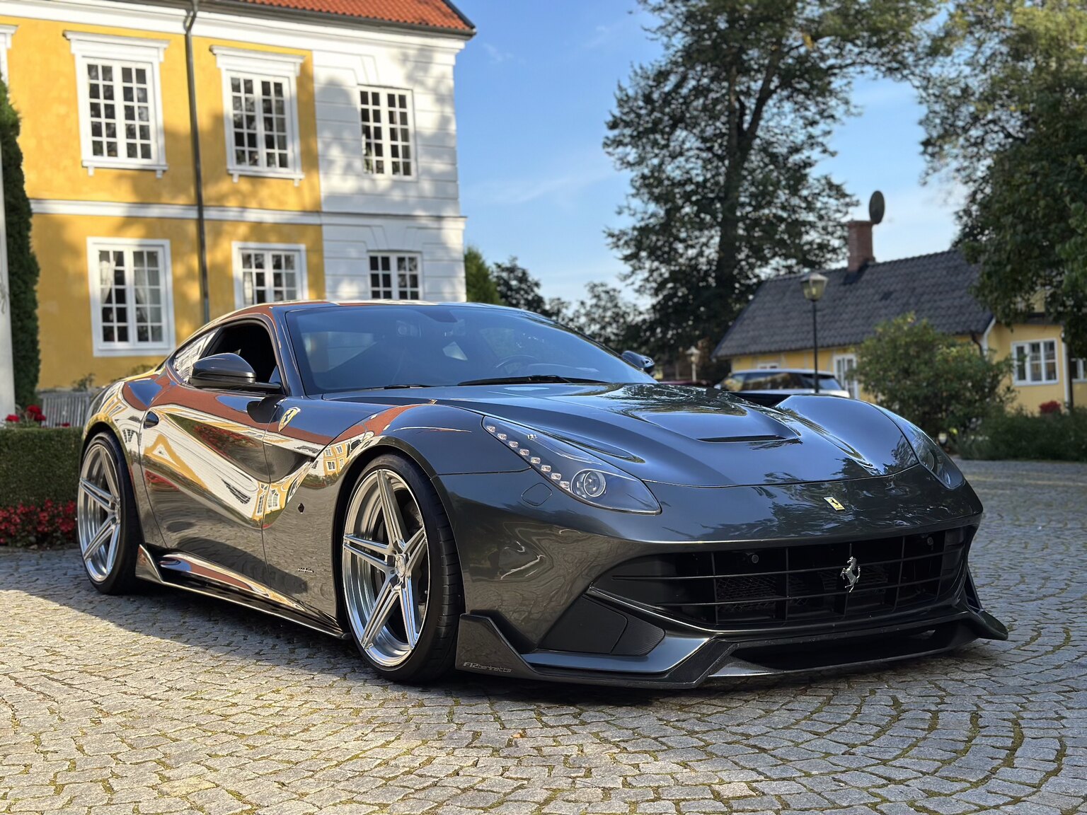 Exterior image of 2013 Ferrari F12 Berlinetta