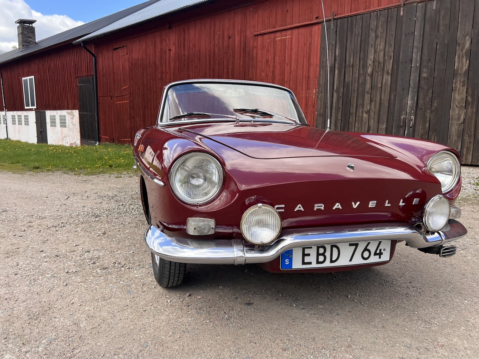 Exterior image of 1967 Renault Caravelle Coupé