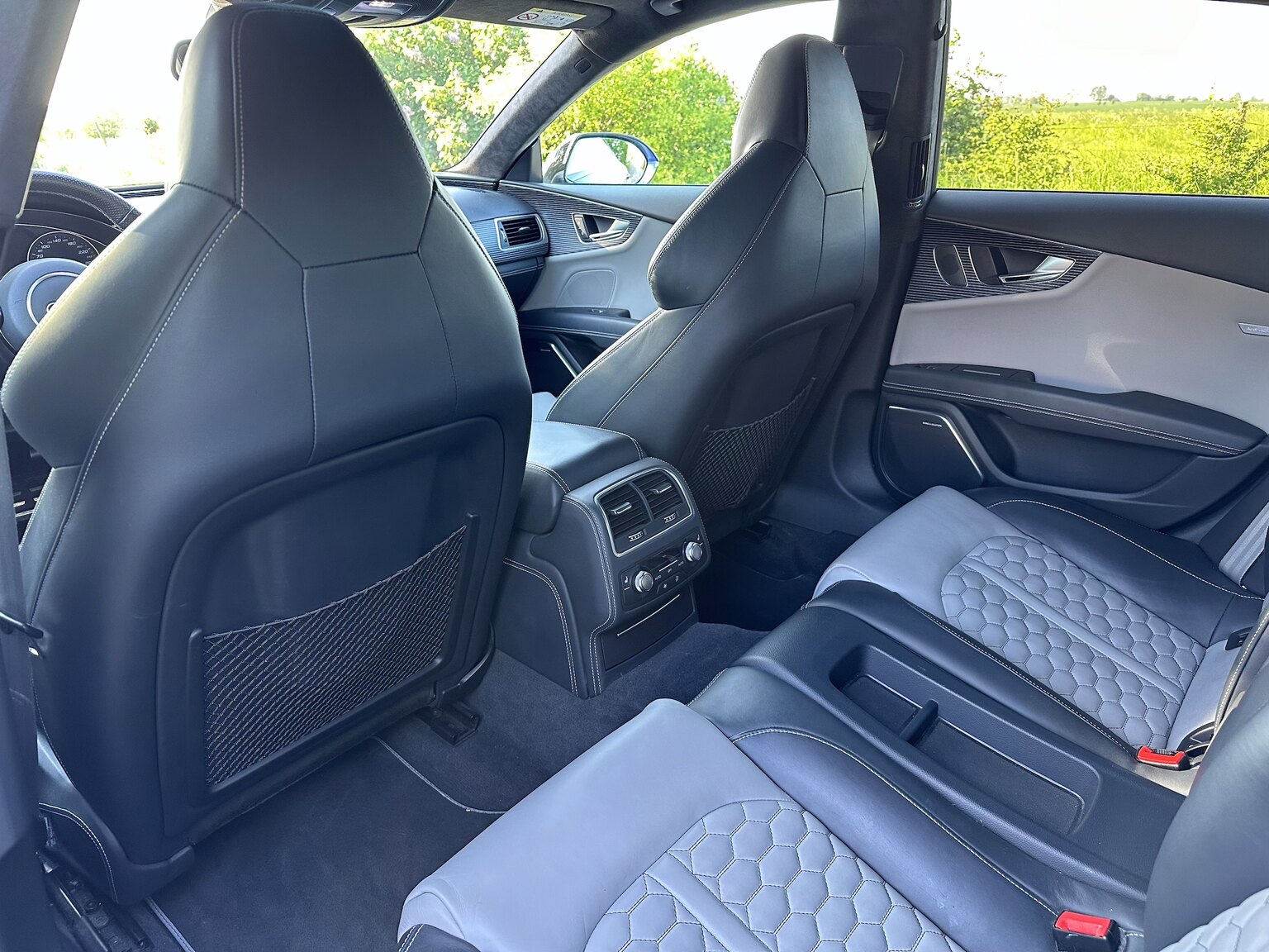 Interiörbild 2015 Audi RS7 (19)