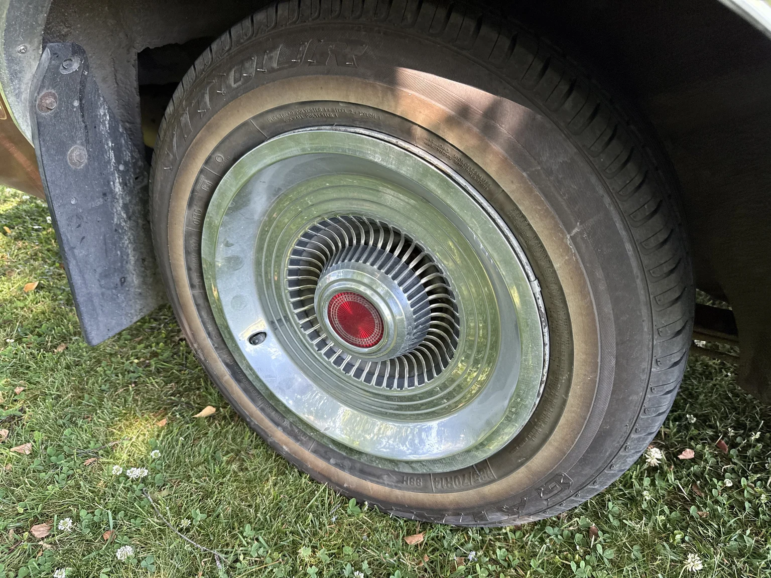 Exteriörbild på 1975 Mercury Monarch Coupe (59)